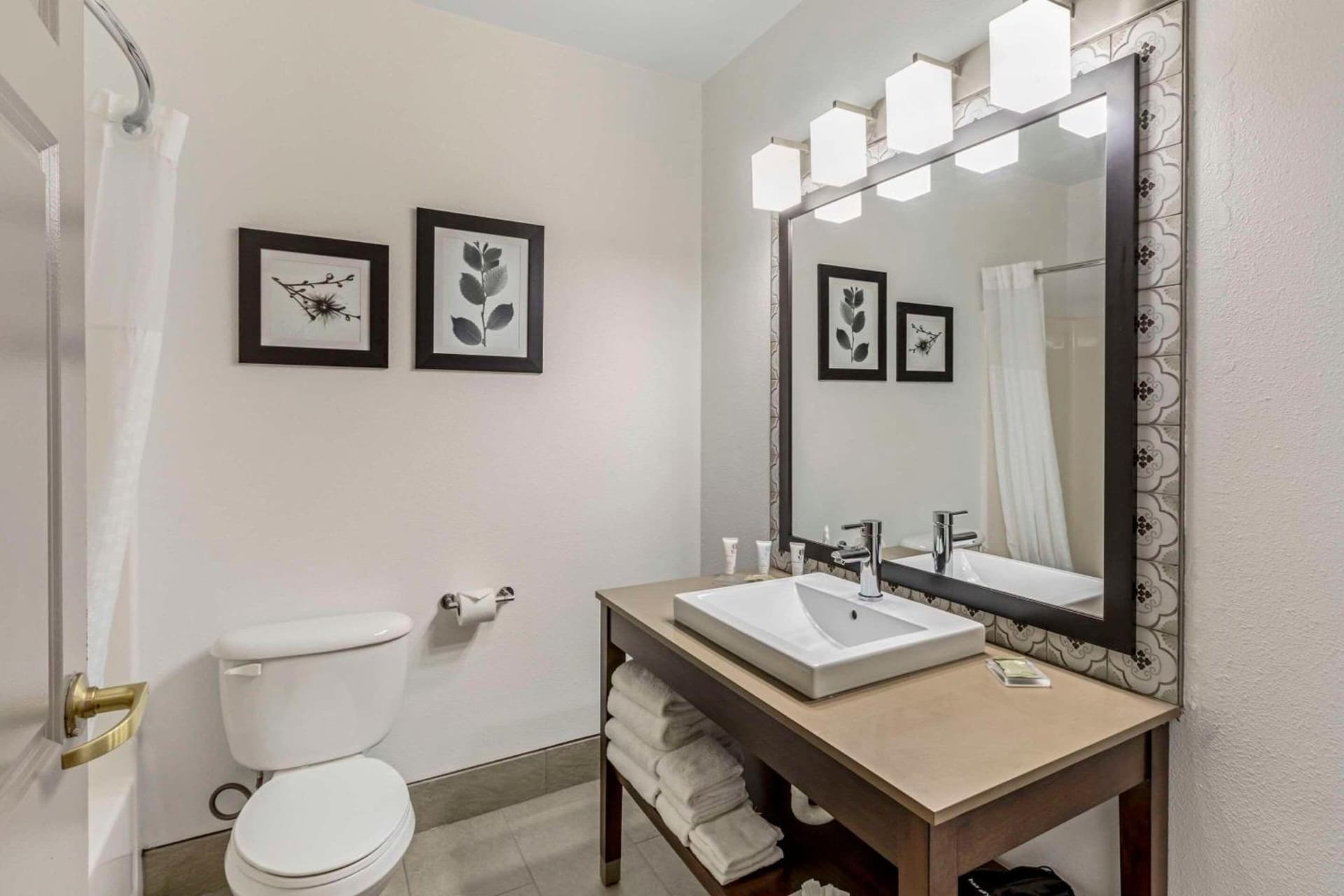 Country Inn & Suites by Radisson, Elk Grove Village-Itasca gallery photo in Elk Grove Village, IL — image 55