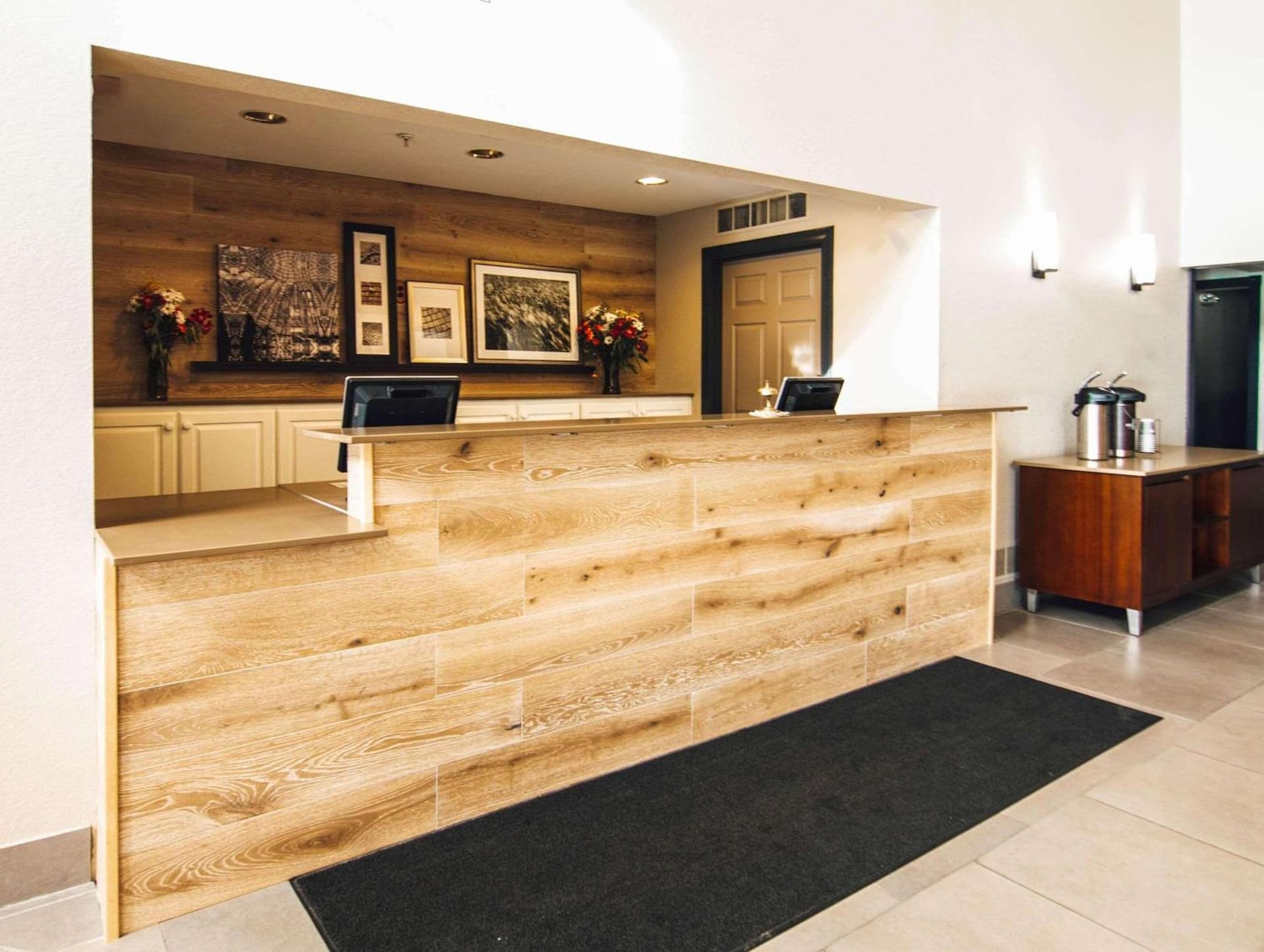 Country Inn & Suites by Radisson, Stockton, IL interior in Stockton, IL — gallery photo 2