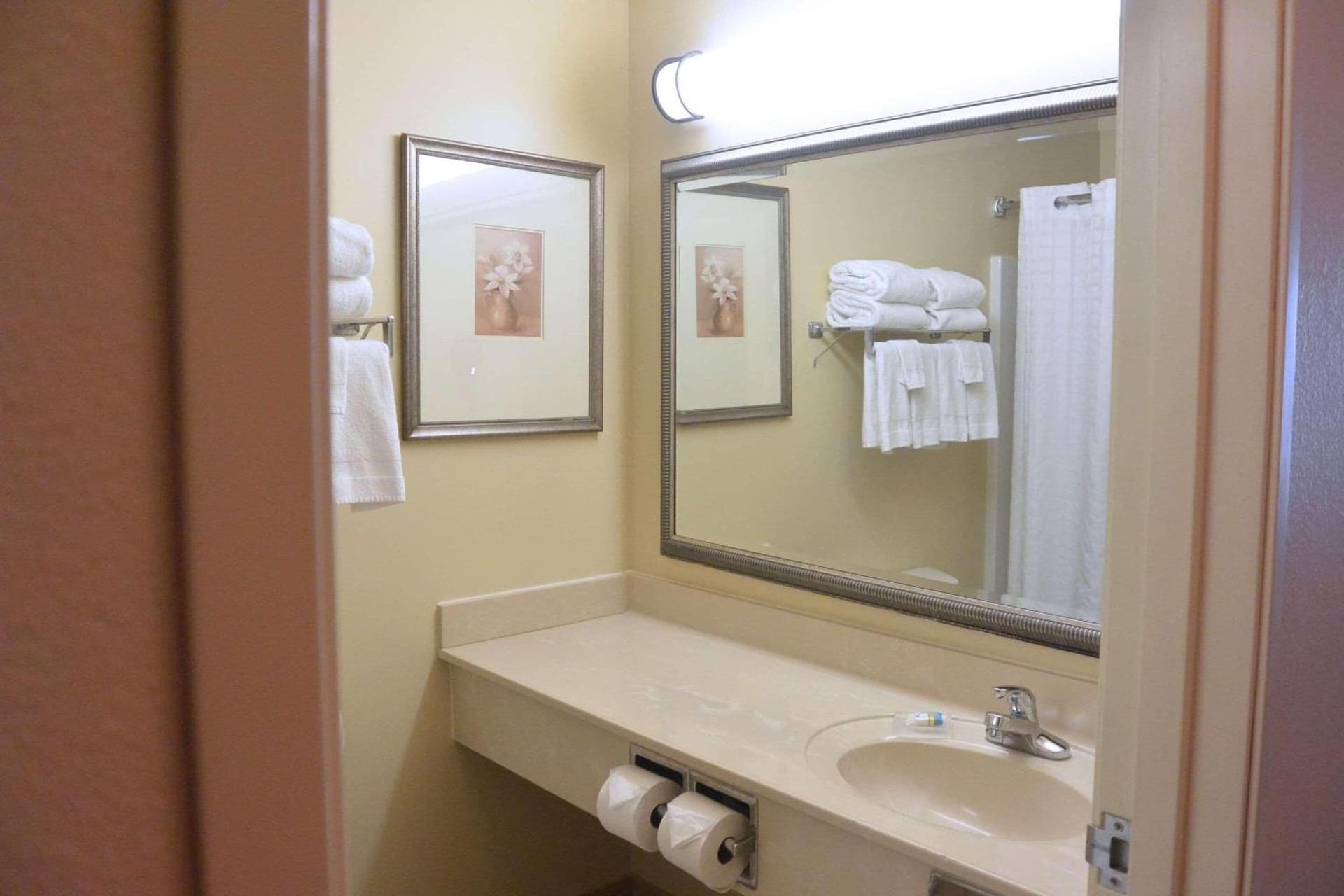 Country Inn & Suites by Radisson, Peoria North, IL gallery photo in Peoria, IL — image 11