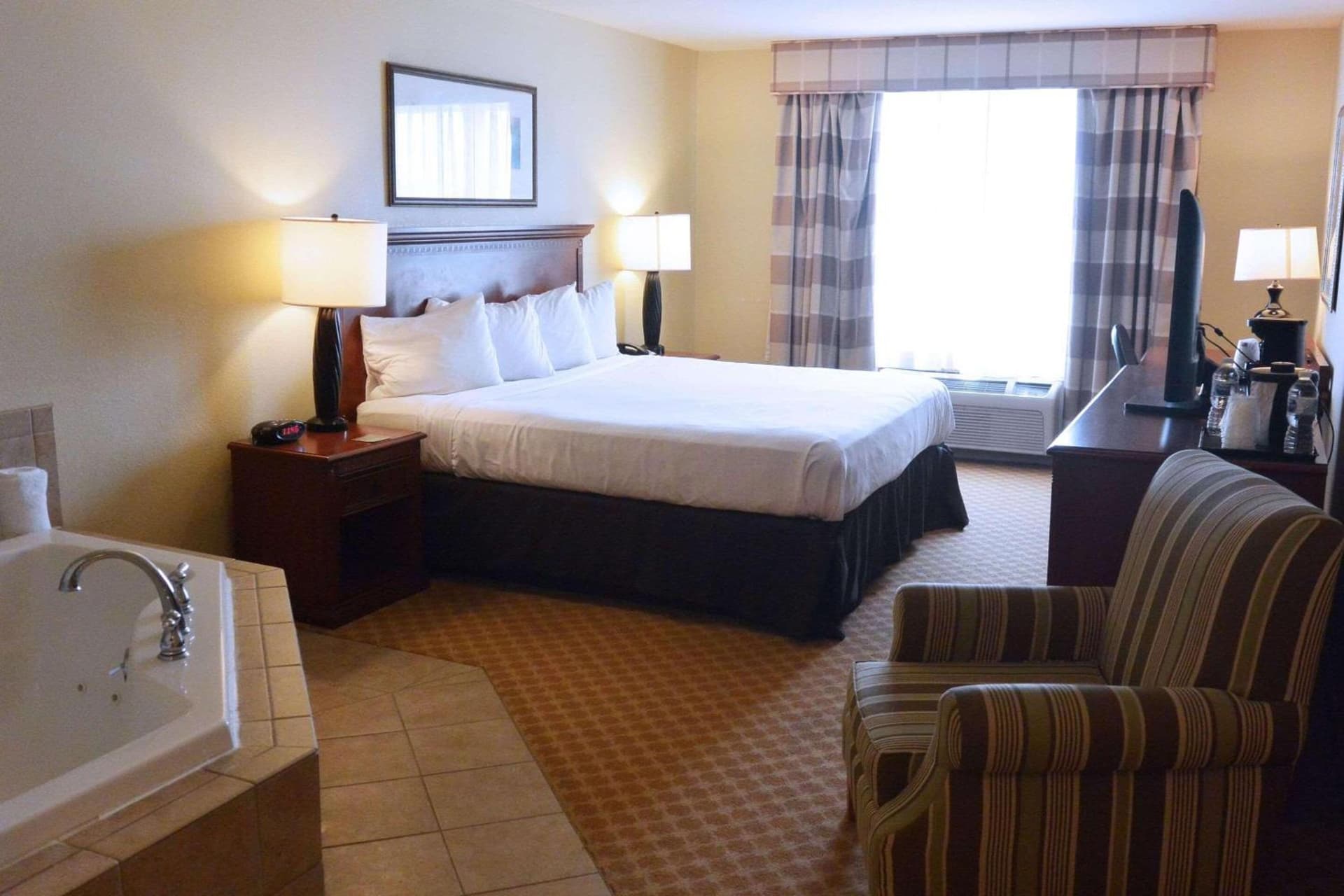 Country Inn & Suites by Radisson, Peoria North, IL gallery photo in Peoria, IL — image 42