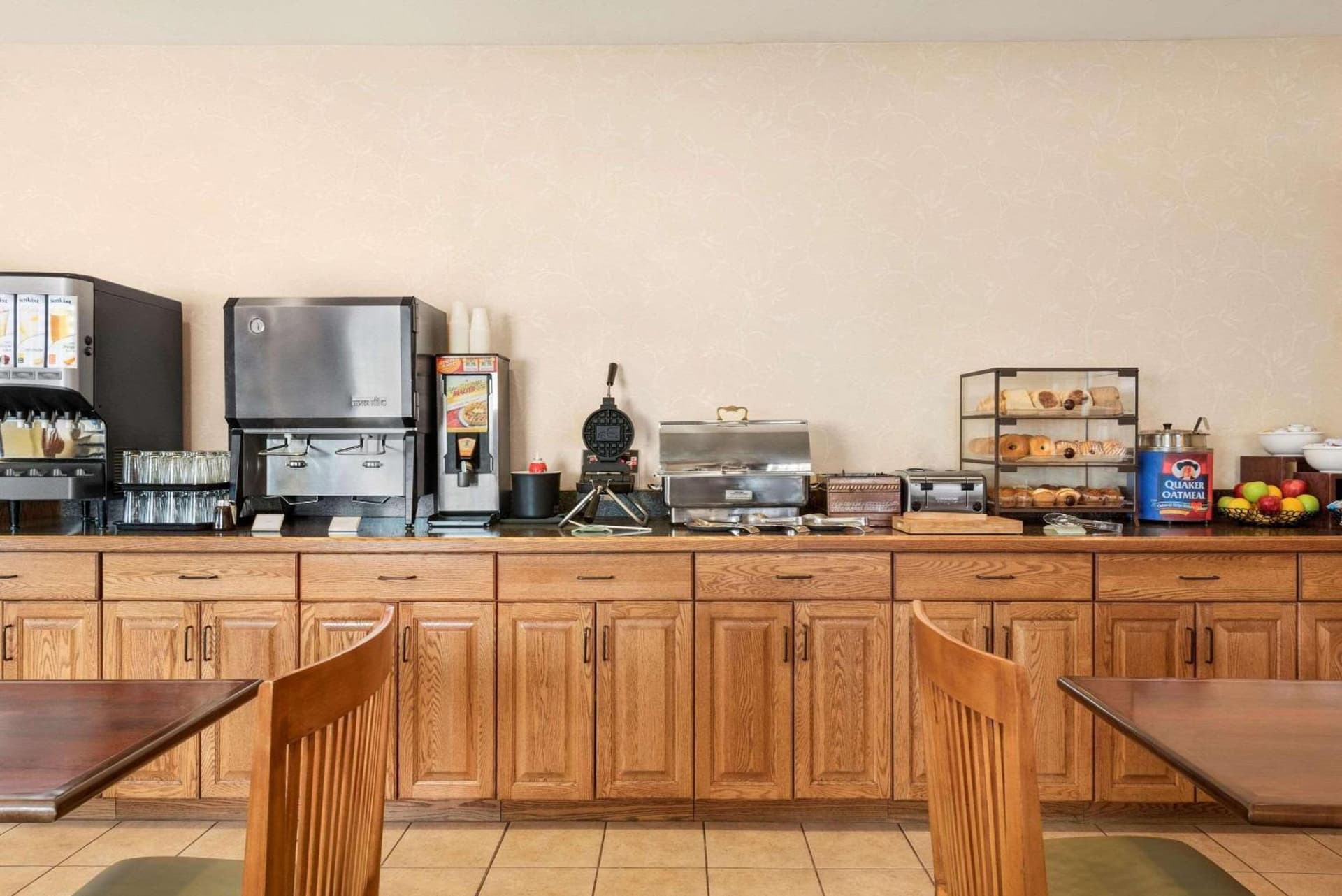 Country Inn & Suites by Radisson, Peoria North, IL gallery photo in Peoria, IL — image 10