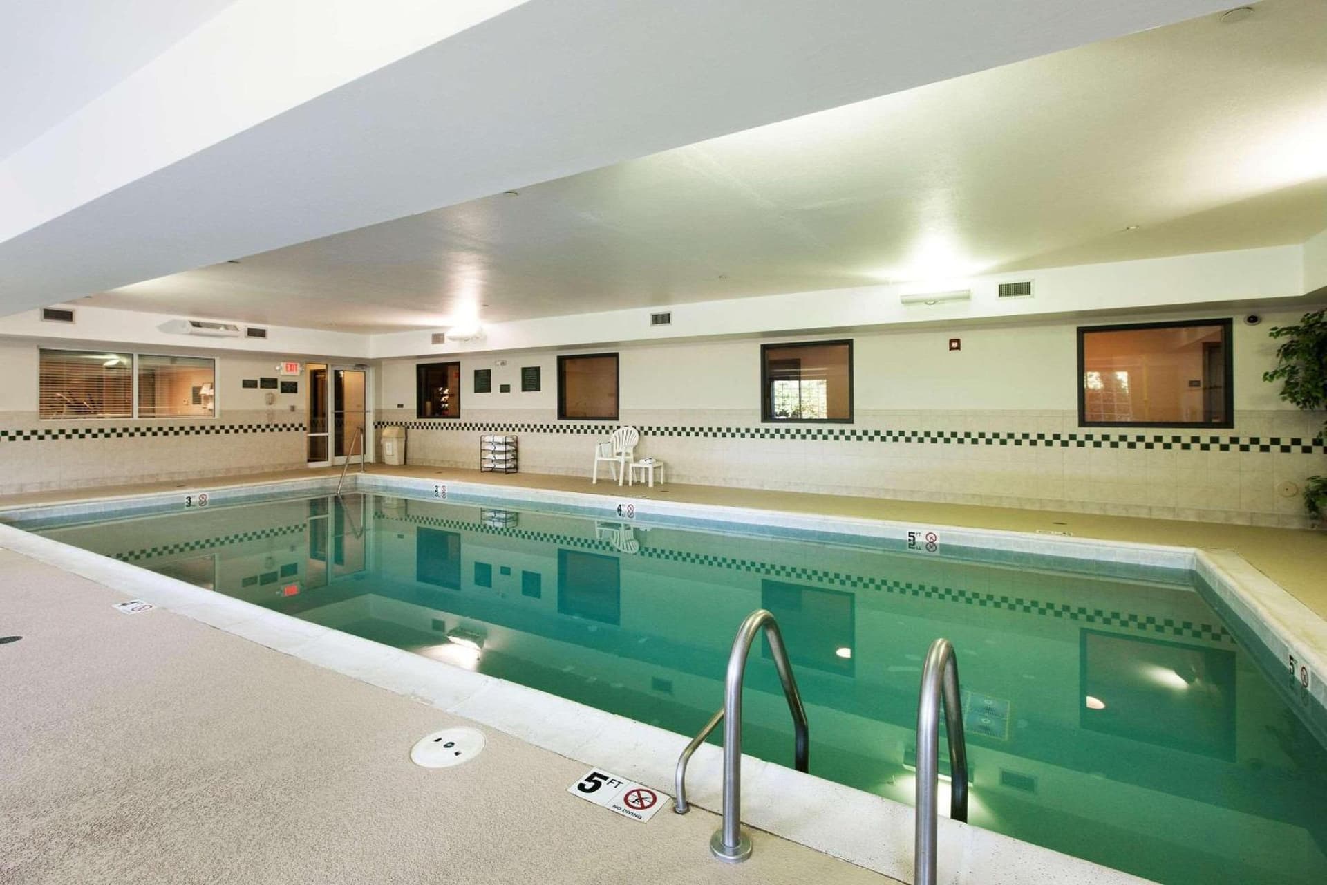 Country Inn & Suites by Radisson, Tinley Park, IL gallery photo in Tinley Park, IL — image 34