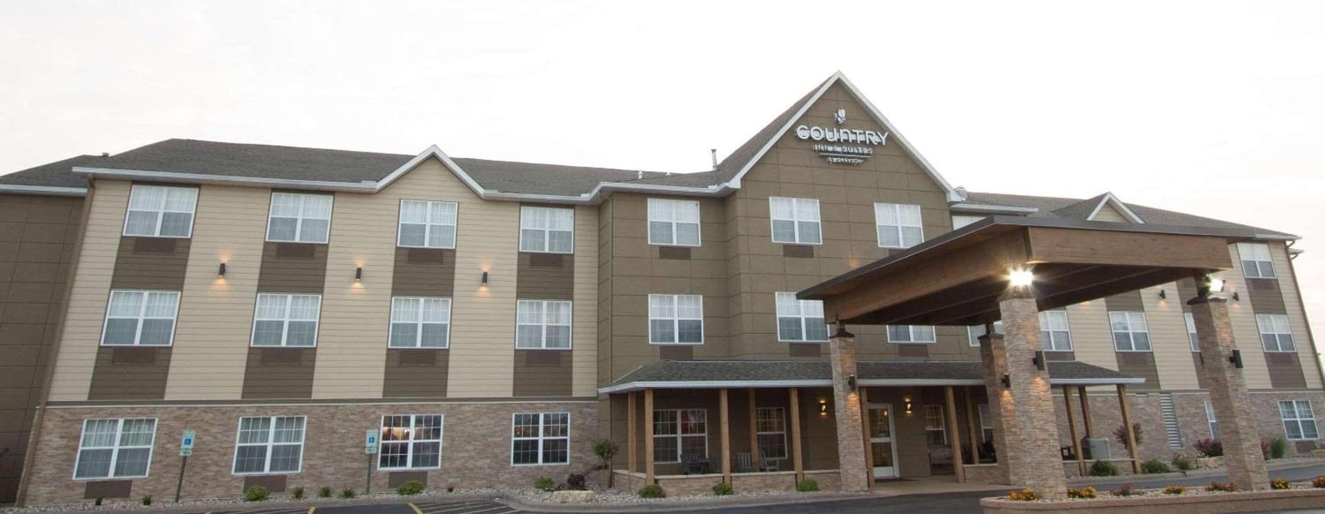 Country Inn & Suites by Radisson, Moline Airport property views in Moline, IL — gallery photo 3