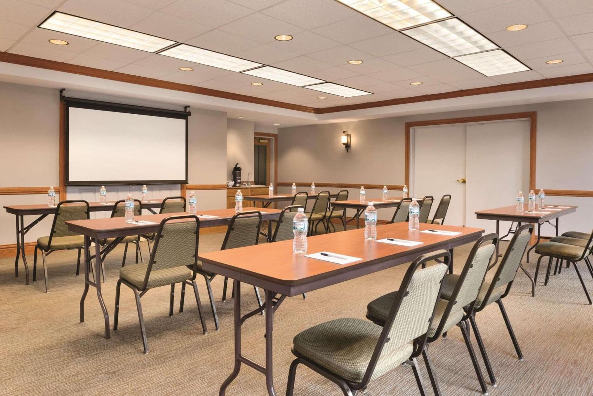 Country Inn & Suites by Radisson, Portage, IN gallery photo in Portage, IN — image 29