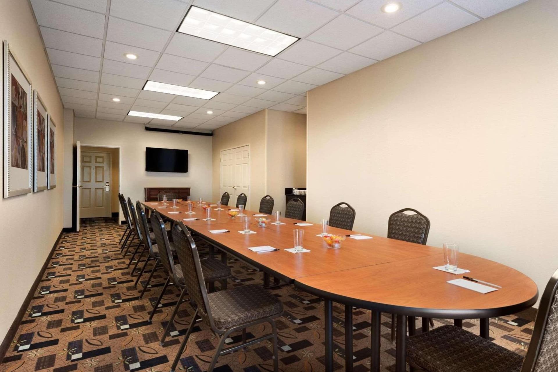 Garner Hotel Evansville East by IHG gallery photo in Evansville, IN — image 10