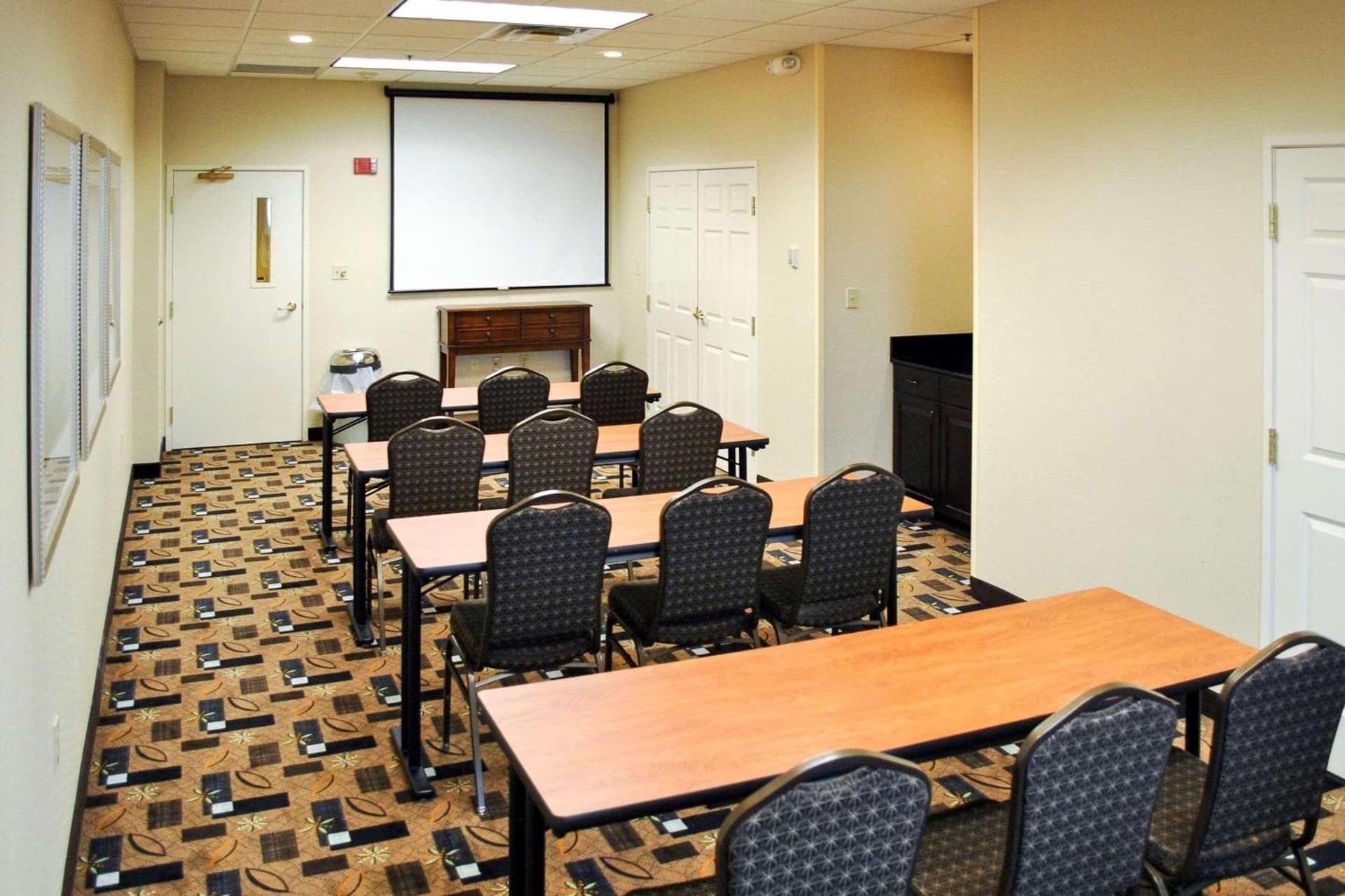 Garner Hotel Evansville East by IHG gallery photo in Evansville, IN — image 32