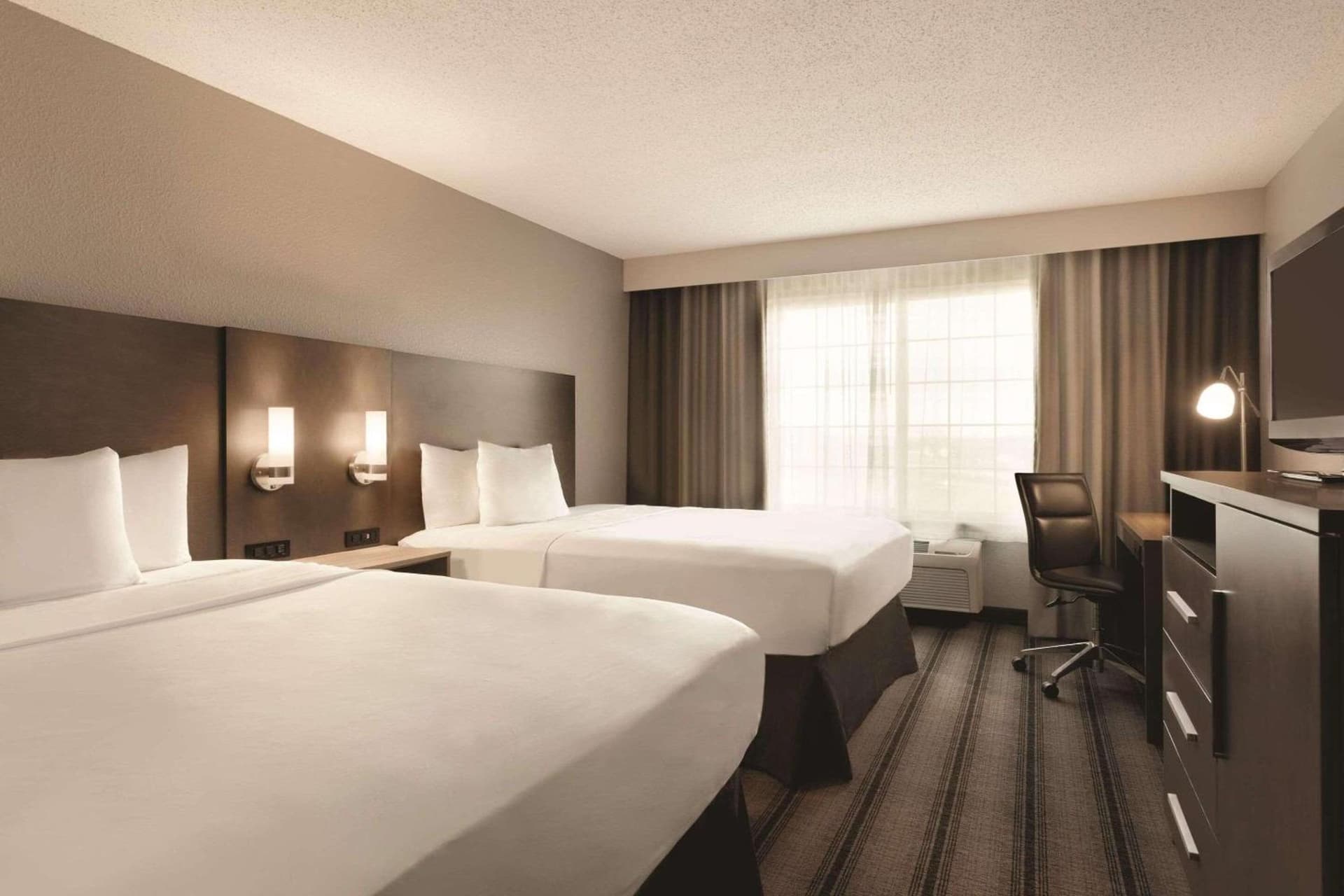 Country Inn & Suites by Radisson, Indianapolis Airport South, IN property views in Indianapolis, IN — gallery photo 3