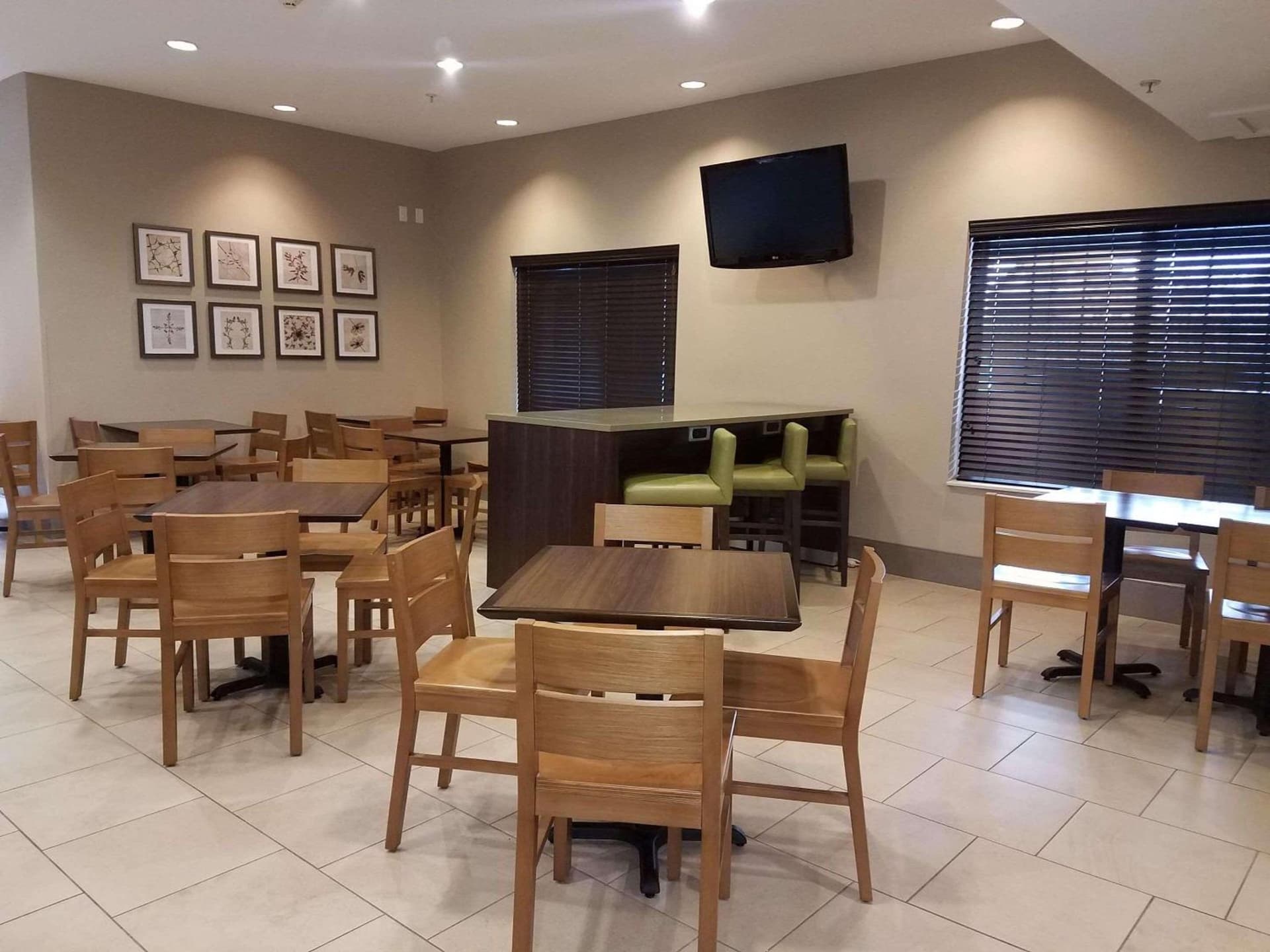 Country Inn & Suites by Radisson, Indianapolis Airport South, IN gallery photo in Indianapolis, IN — image 21