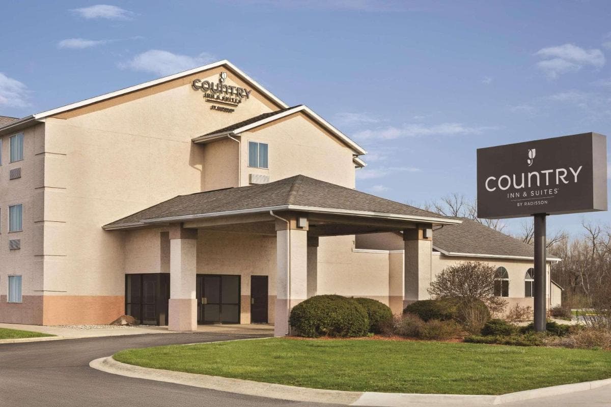 Country Inn & Suites by Radisson, Auburn, IN property views in Auburn, IN — gallery photo 3