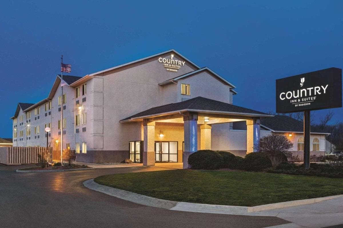 Country Inn & Suites by Radisson, Auburn, IN — hotel in Auburn, Indiana