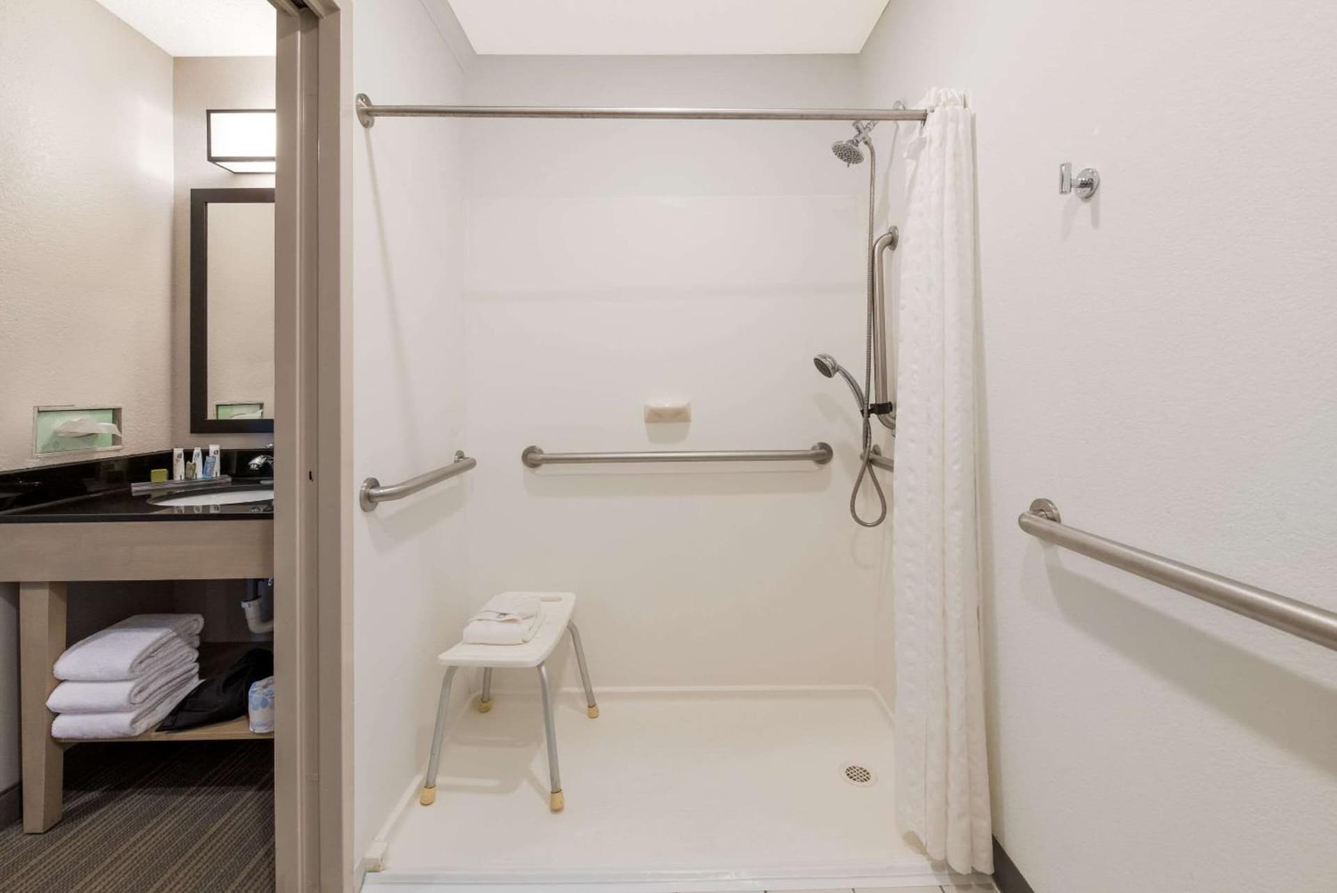 Country Inn & Suites by Radisson, Wichita East, KS gallery photo in Wichita, KS — image 15