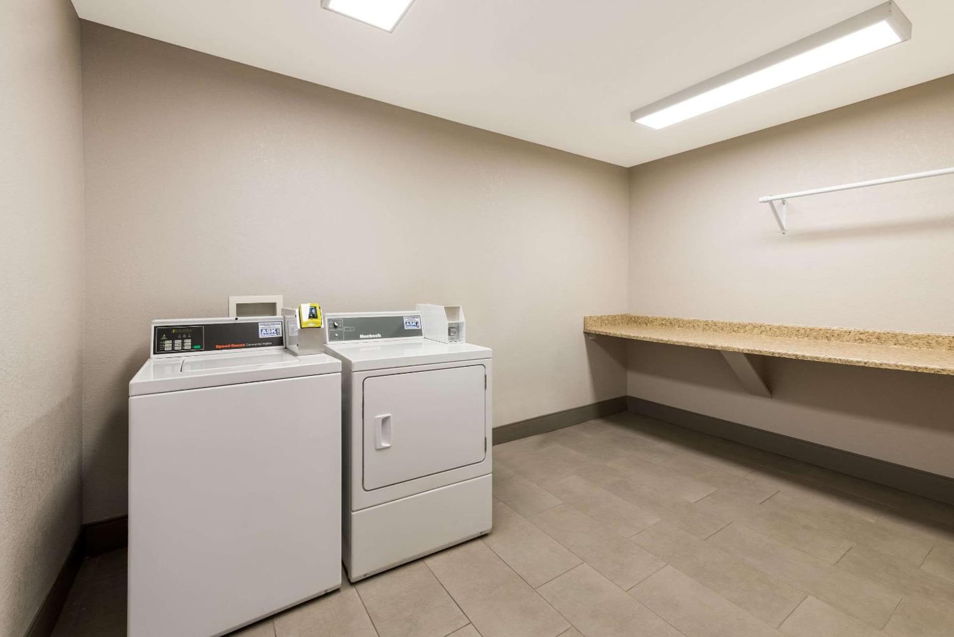 Country Inn & Suites by Radisson, Wichita East, KS gallery photo in Wichita, KS — image 46