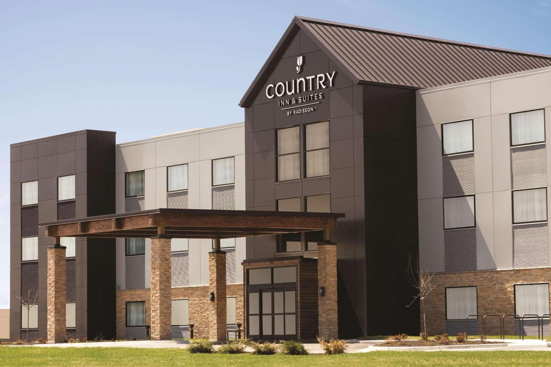 Country Inn & Suites by Radisson, Lawrence, KS interior in Lawrence, KS — gallery photo 2