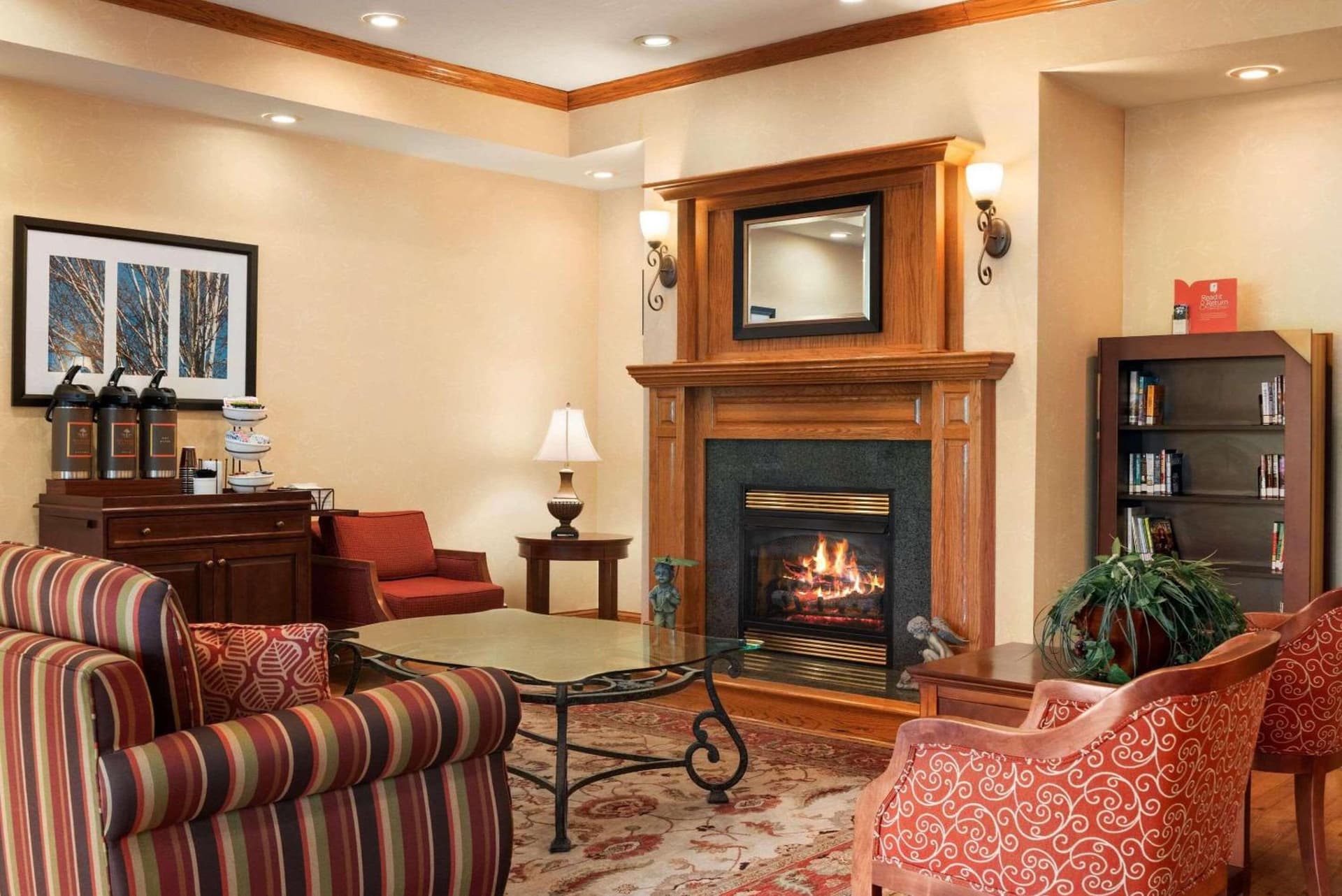 Garner Hotel Paducah West interior in Paducah, KY — gallery photo 2