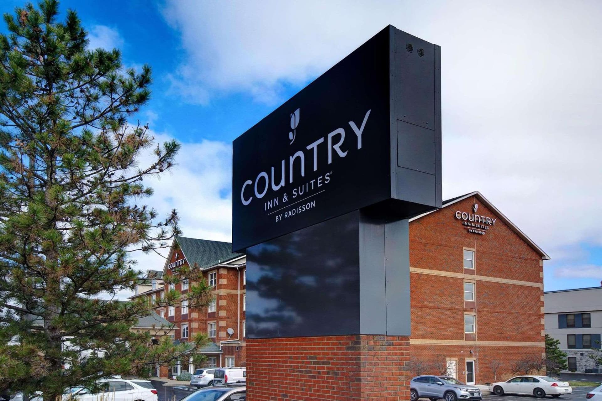 Country Inn & Suites by Radisson, Cincinnati Airport, KY property views in Hebron, KY — gallery photo 3