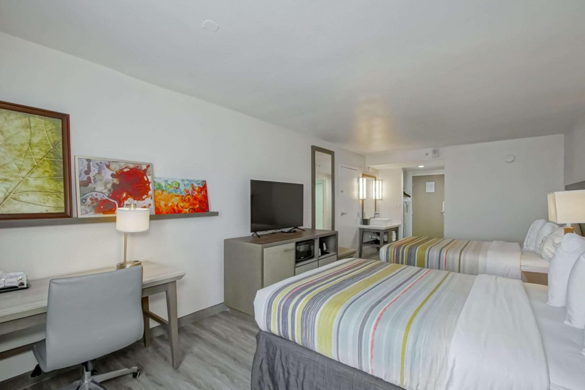 Country Inn & Suites by Radisson, New Orleans I-10 East, LA gallery photo in New Orleans, LA — image 10
