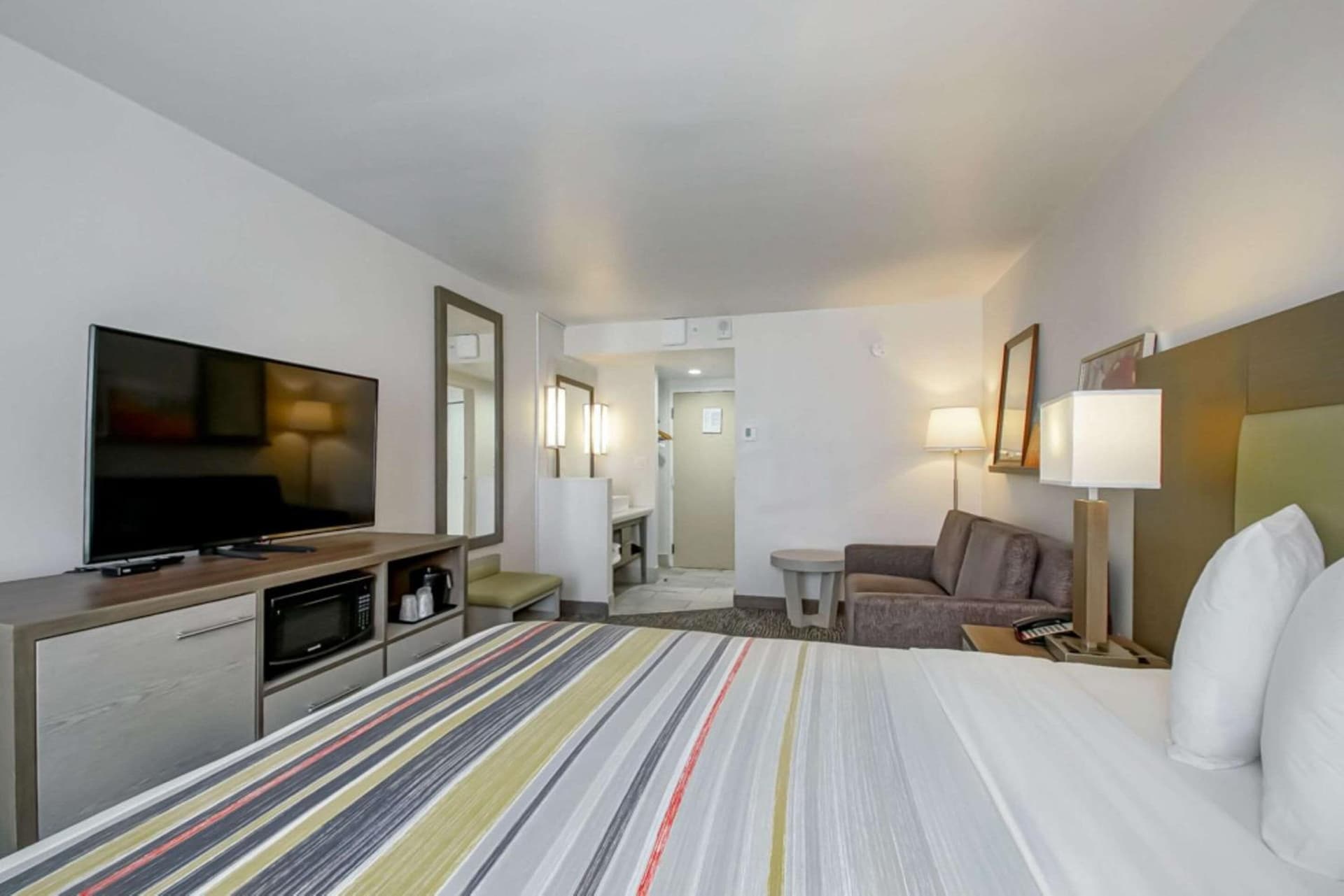 Country Inn & Suites by Radisson, New Orleans I-10 East, LA gallery photo in New Orleans, LA — image 40