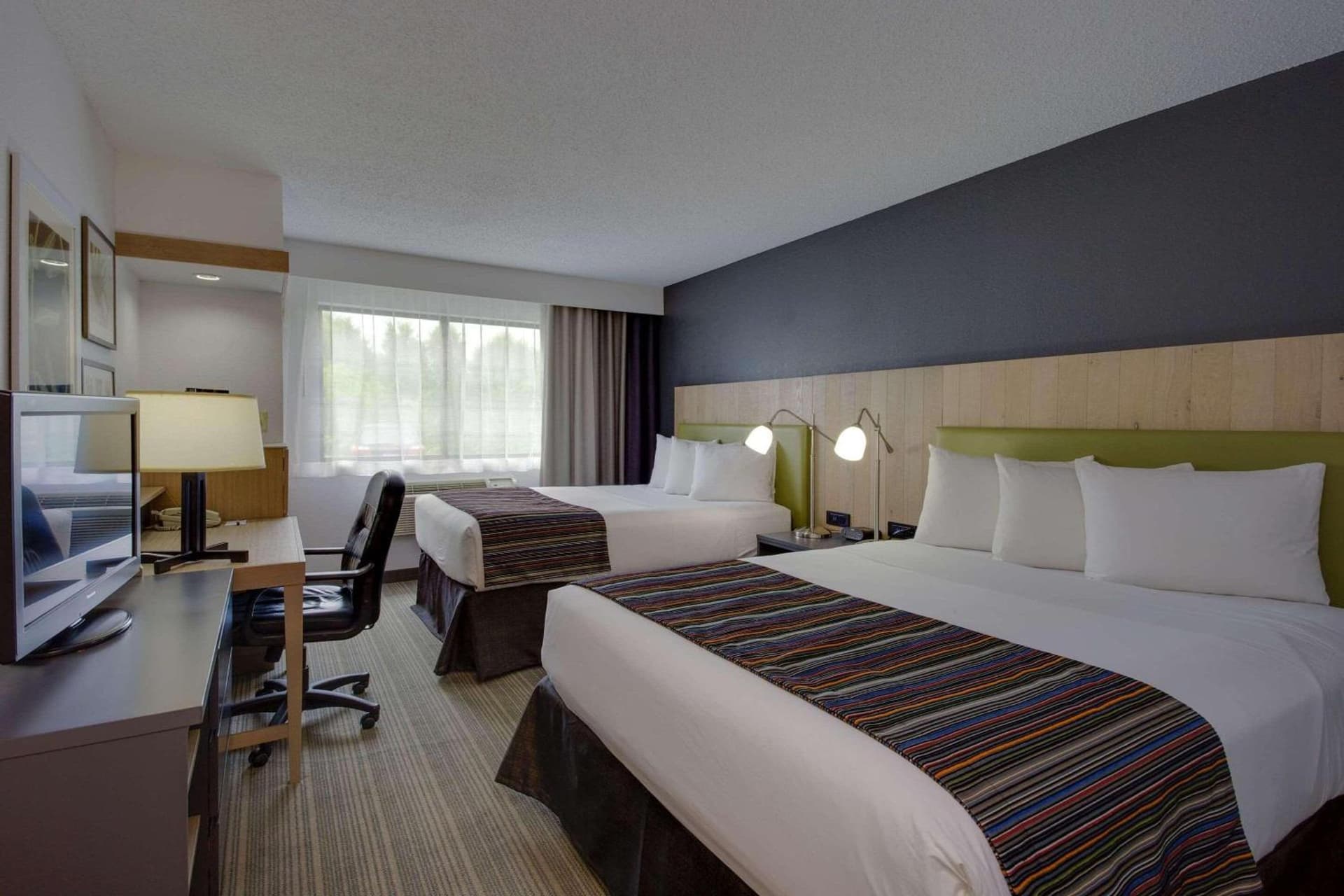 Country Inn & Suites by Radisson, Frederick, MD interior in Frederick, MD — gallery photo 2