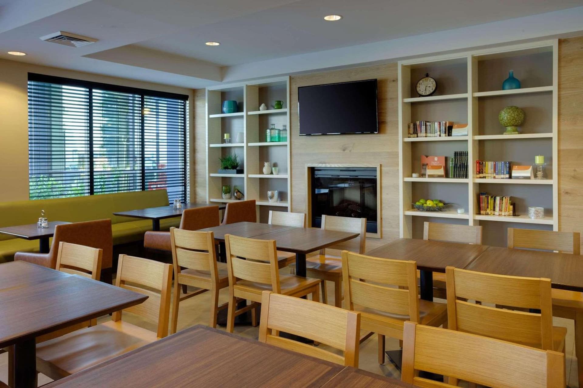 Country Inn & Suites by Radisson, Frederick, MD gallery photo in Frederick, MD — image 10