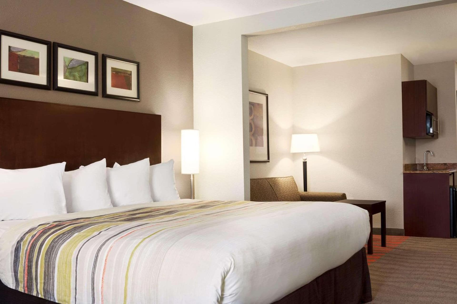 Country Inn & Suites by Radisson, Dearborn, MI gallery photo in Dearborn, MI — image 24