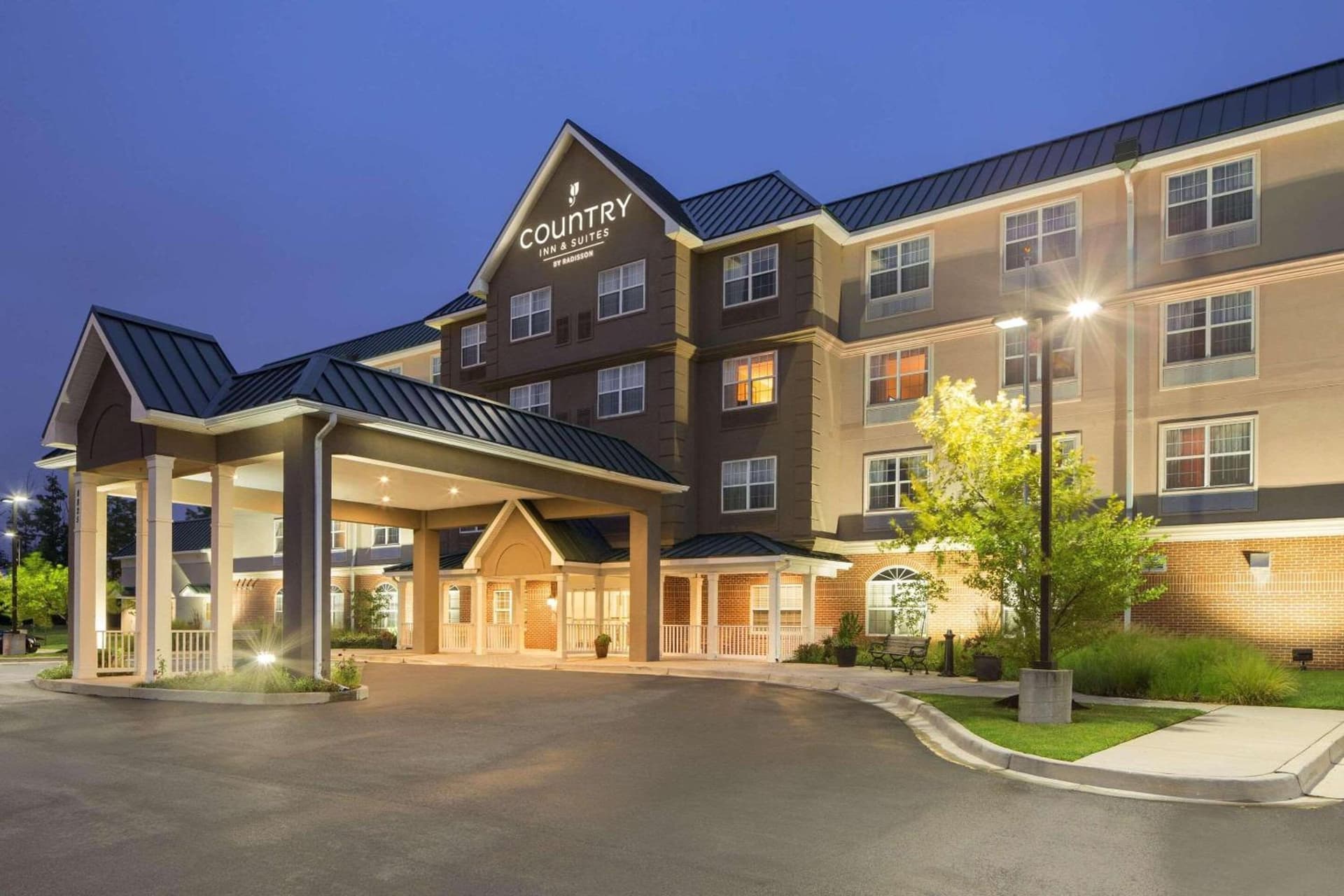 Country Inn & Suites by Radisson, Baltimore North, MD featured exterior or lobby in White Marsh, MD — similar hotel