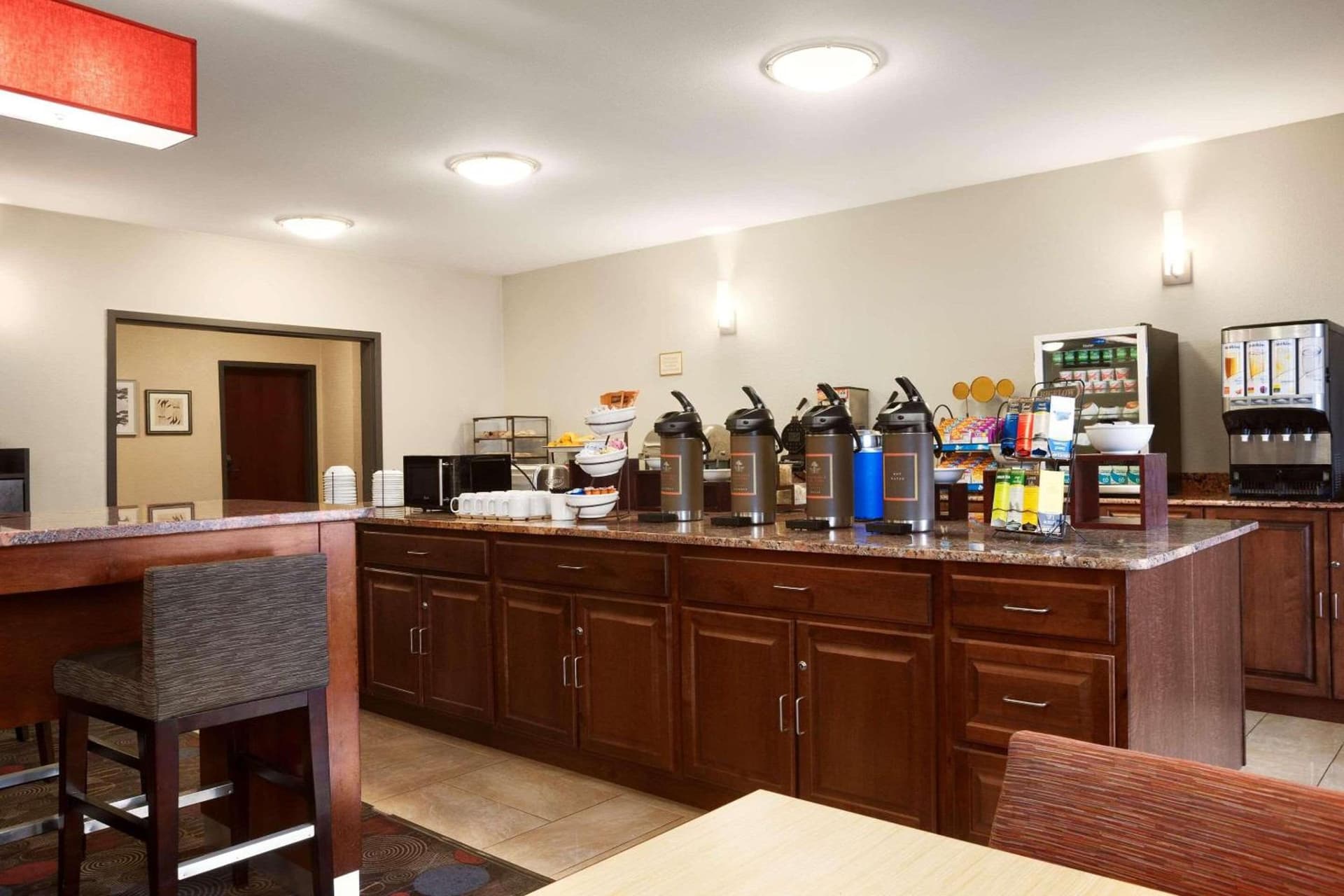 Country Inn & Suites by Radisson, Dearborn, MI gallery photo in Dearborn, MI — image 56