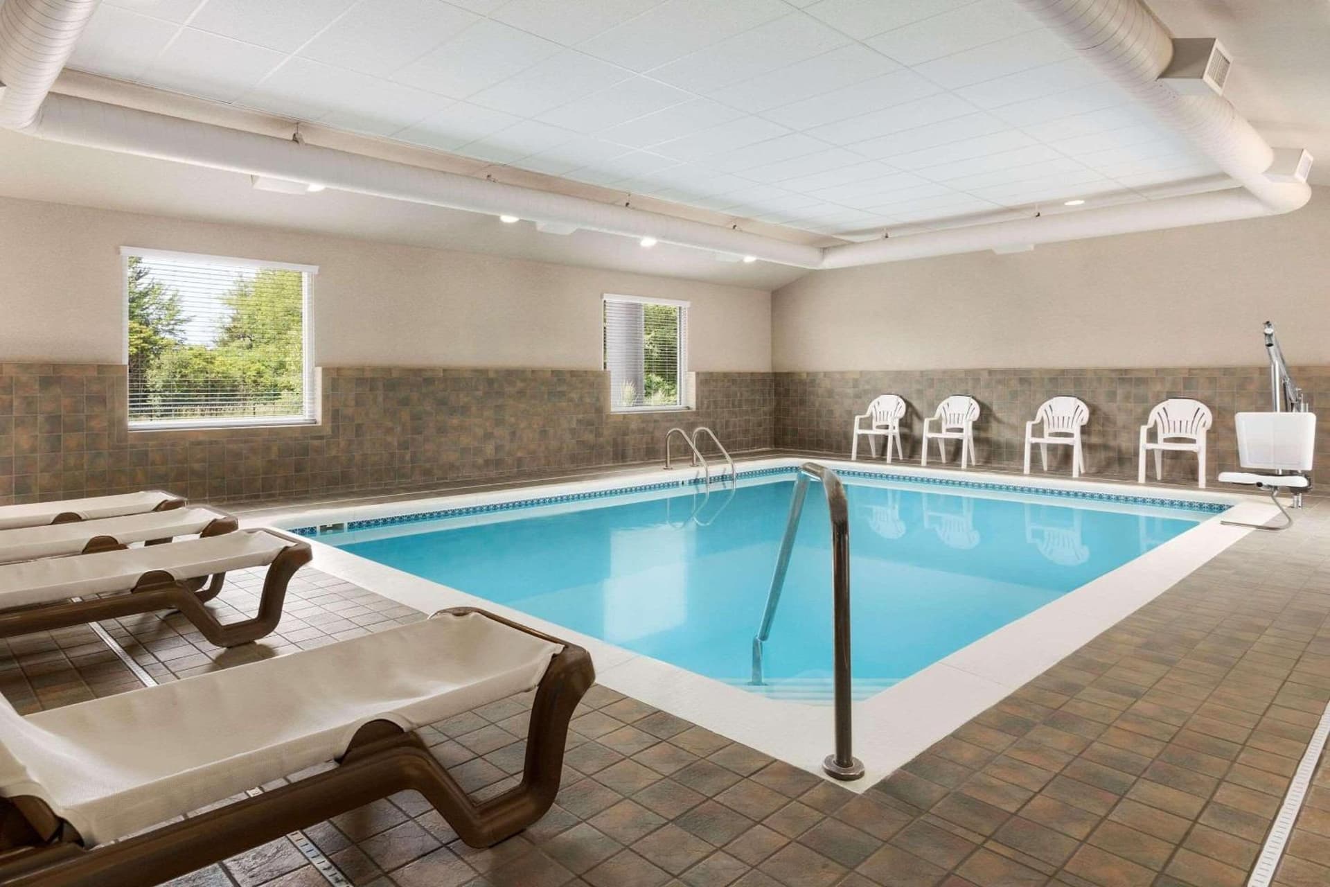 Country Inn & Suites by Radisson, Holland, MI gallery photo in Holland, MI — image 19