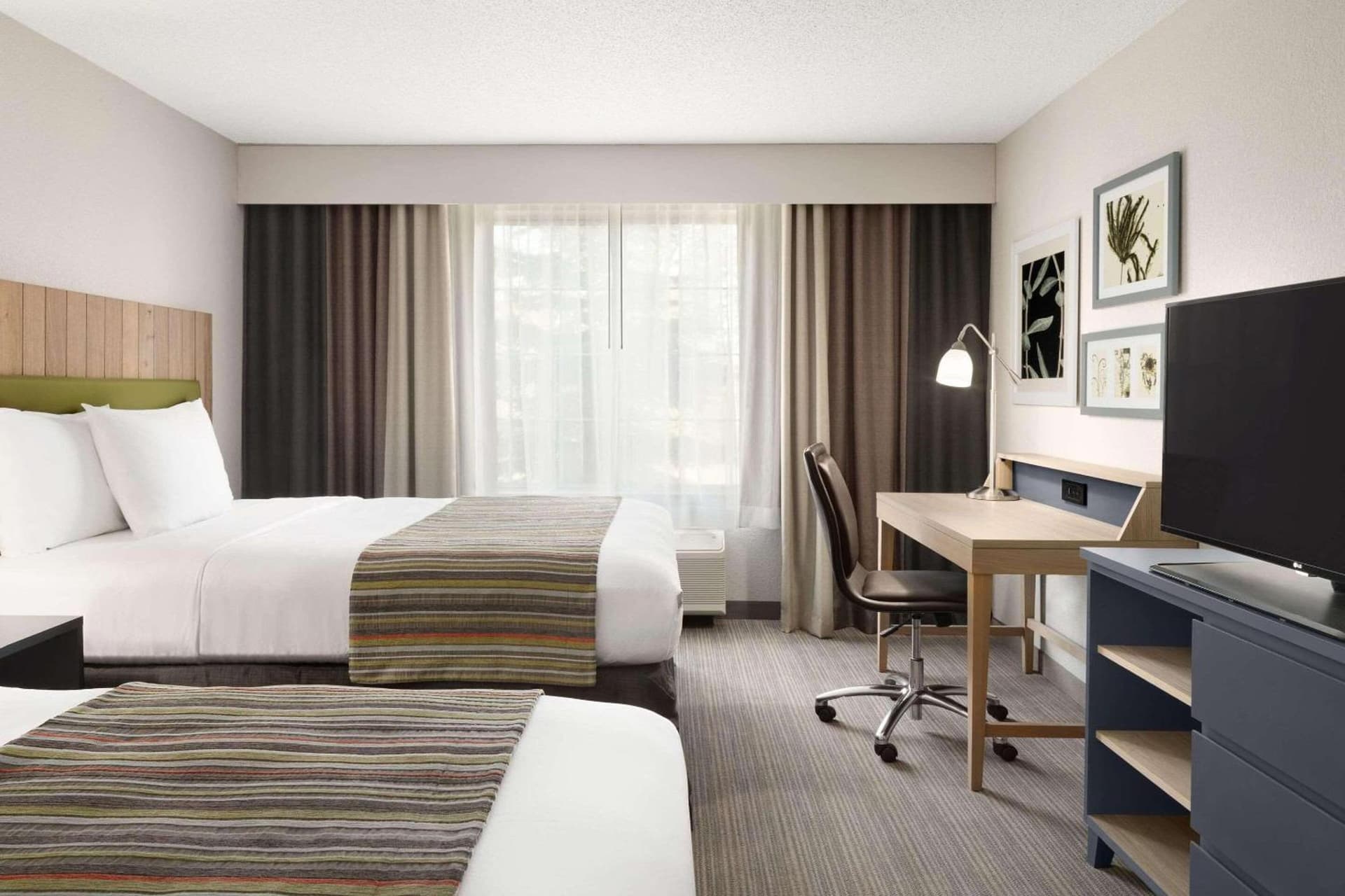 Country Inn & Suites by Radisson, Novi, MI interior in Novi, MI — gallery photo 2