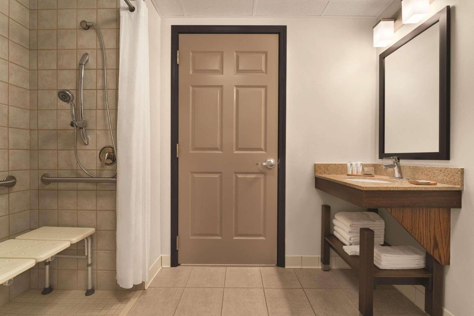 Country Inn & Suites by Radisson, Grand Rapids East, MI gallery photo in Grand Rapids, MI — image 12
