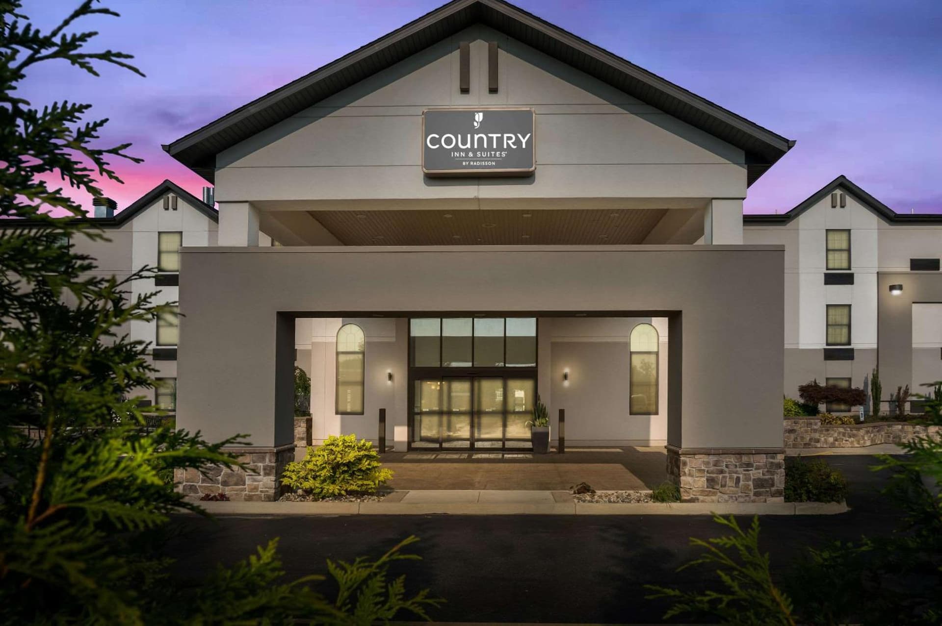 Country Inn & Suites by Radisson, Grandville-Grand Rapids West, MI interior in Grandville, MI — gallery photo 2