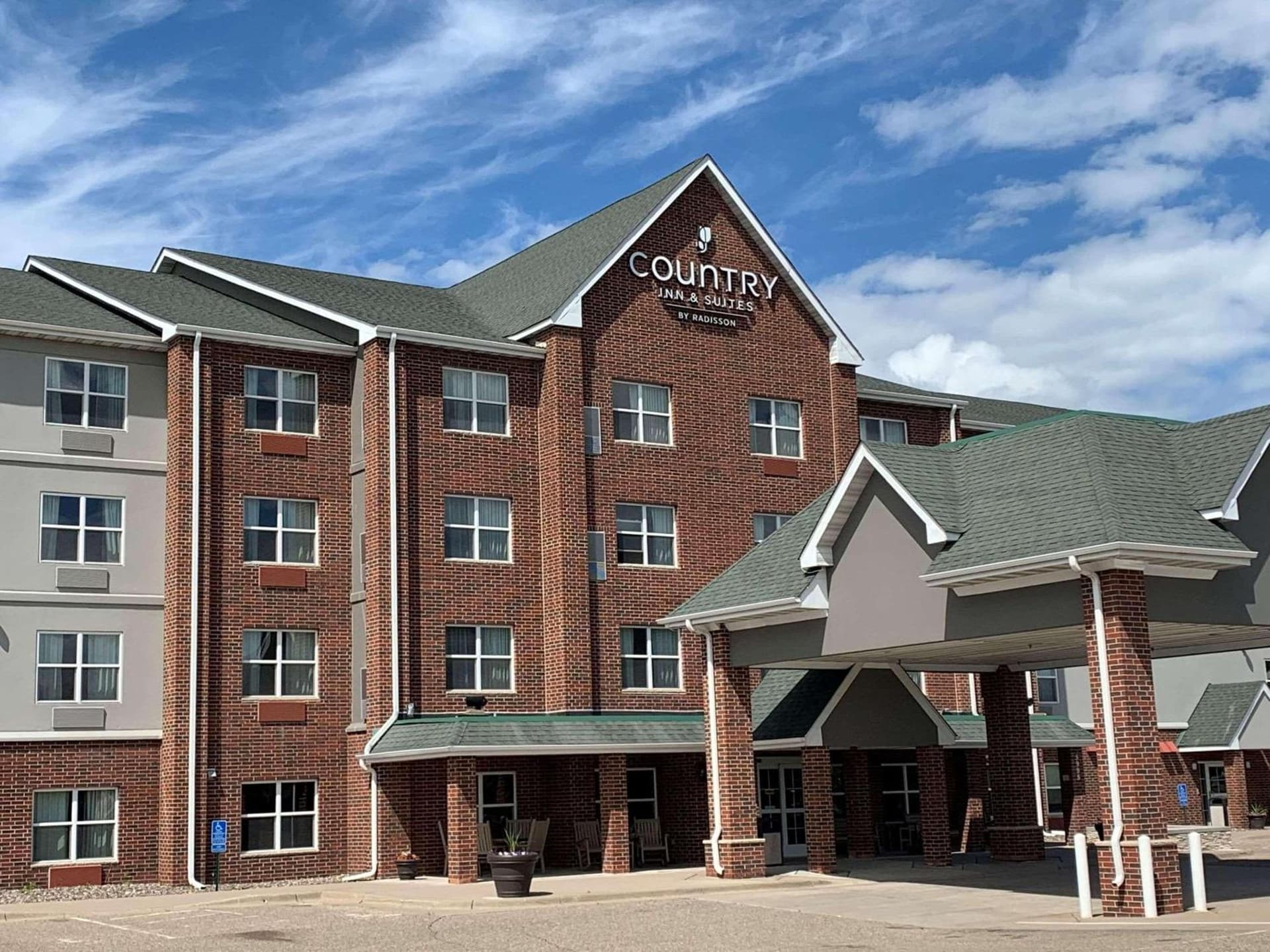 Country Inn & Suites by Radisson, Shoreview-Mounds View, MN featured exterior or lobby in Mounds View, MN — similar hotel