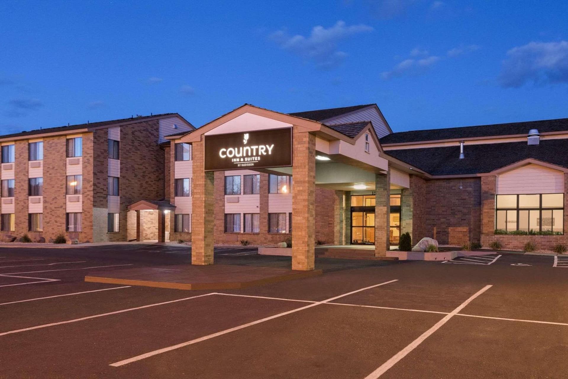 Country Inn & Suites by Radisson, Near The National Sports Center, Coon Rapids, MN featured exterior or lobby in Coon Rapids, MN — similar hotel
