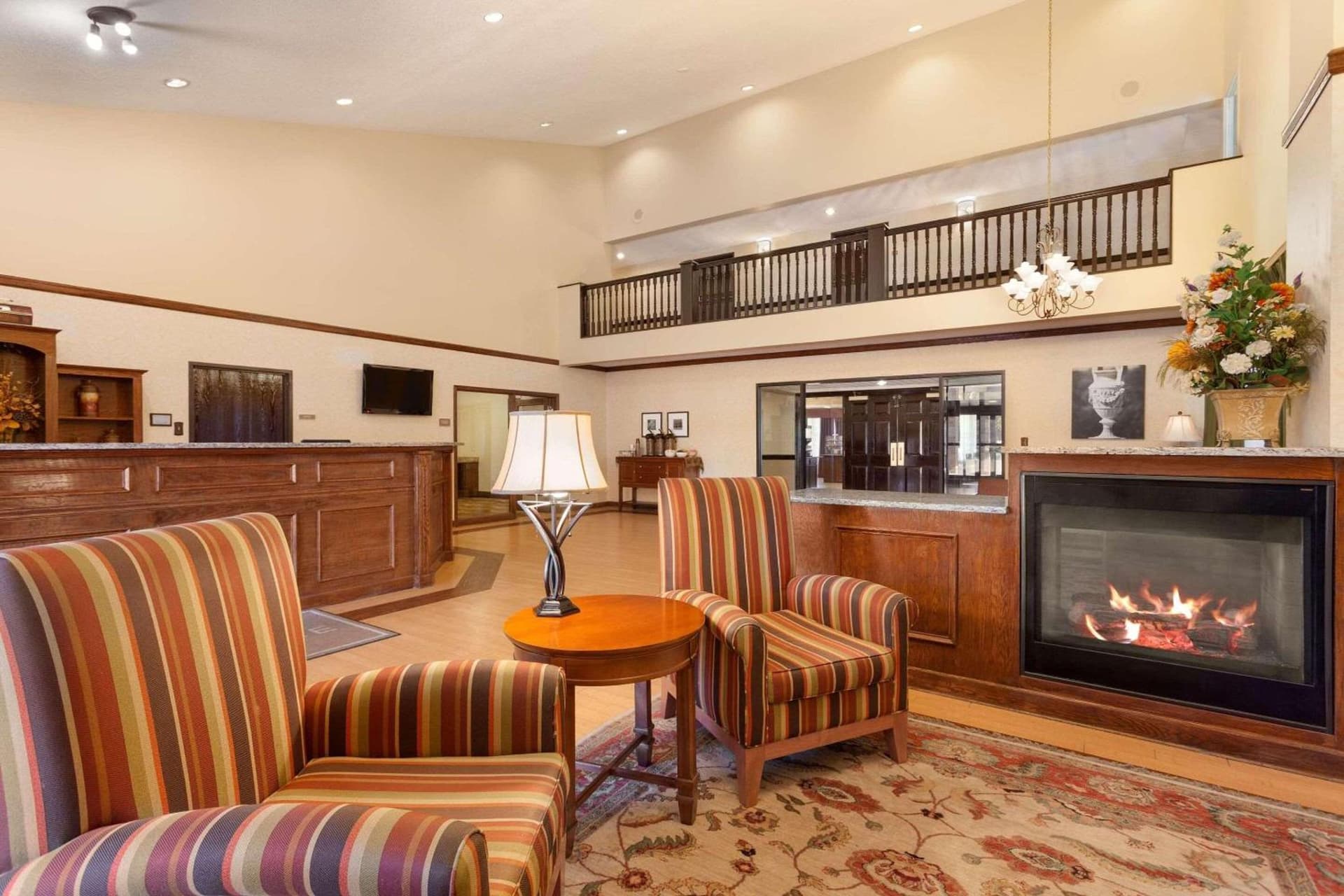 Country Inn & Suites by Radisson, Near The National Sports Center, Coon Rapids, MN interior in Coon Rapids, MN — gallery photo 2