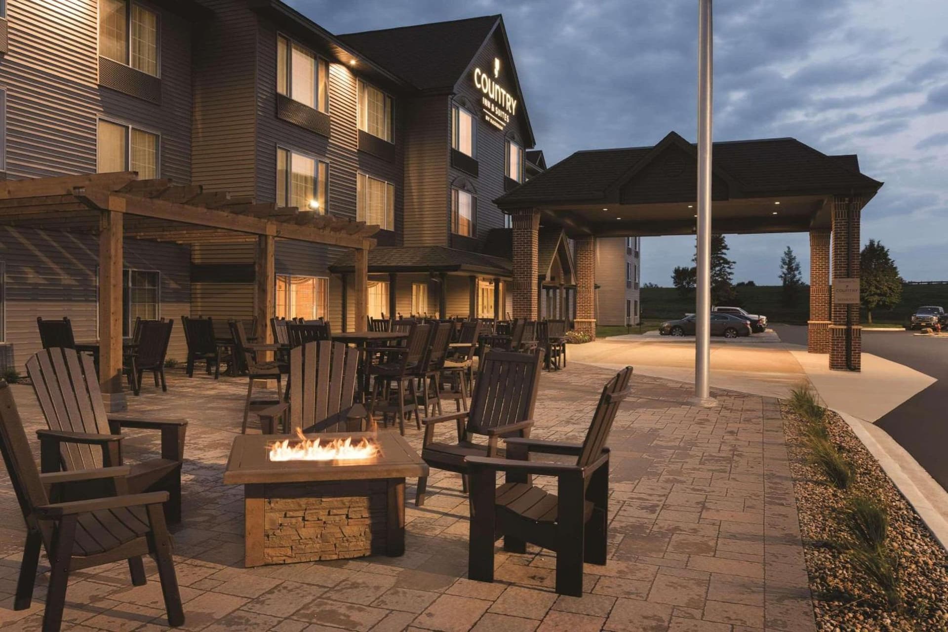 Country Inn & Suites by Radisson, Mankato Hotel and Conference Center, MN property views in Mankato, MN — gallery photo 3