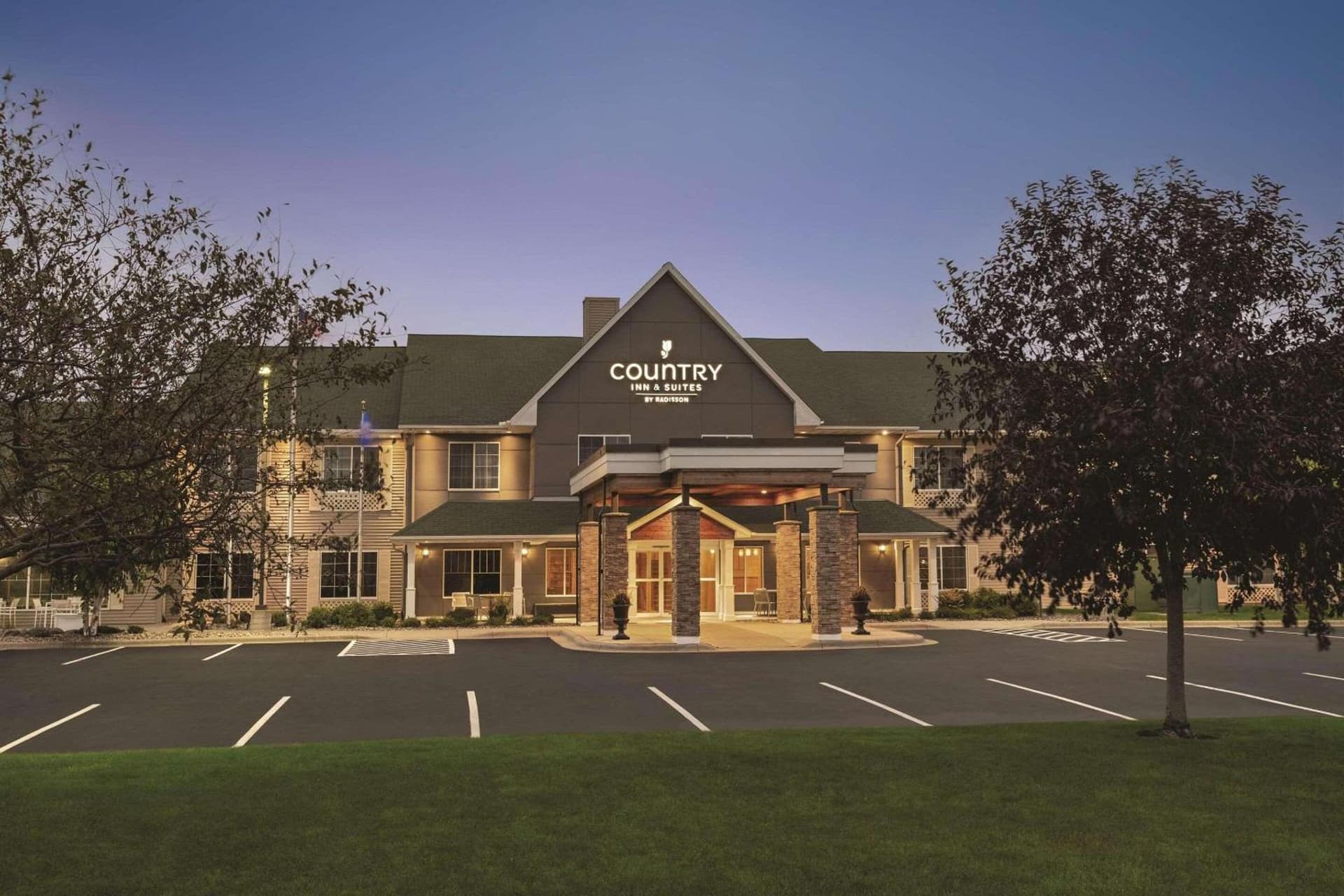 Country Inn & Suites by Radisson, Willmar, MN interior in Willmar, MN — gallery photo 2