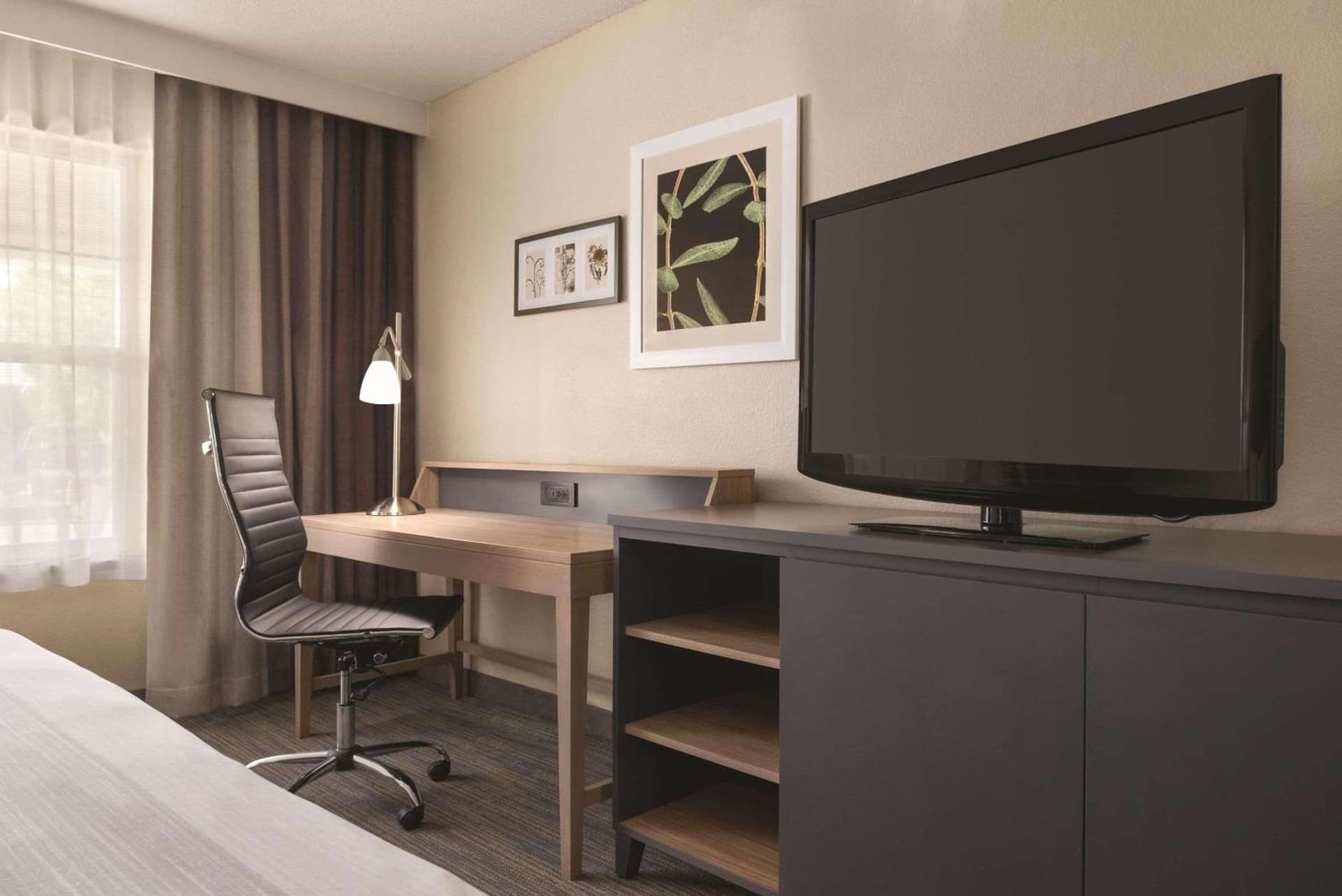 Country Inn & Suites by Radisson, Cottage Grove, MN interior in Cottage Grove, MN — gallery photo 2