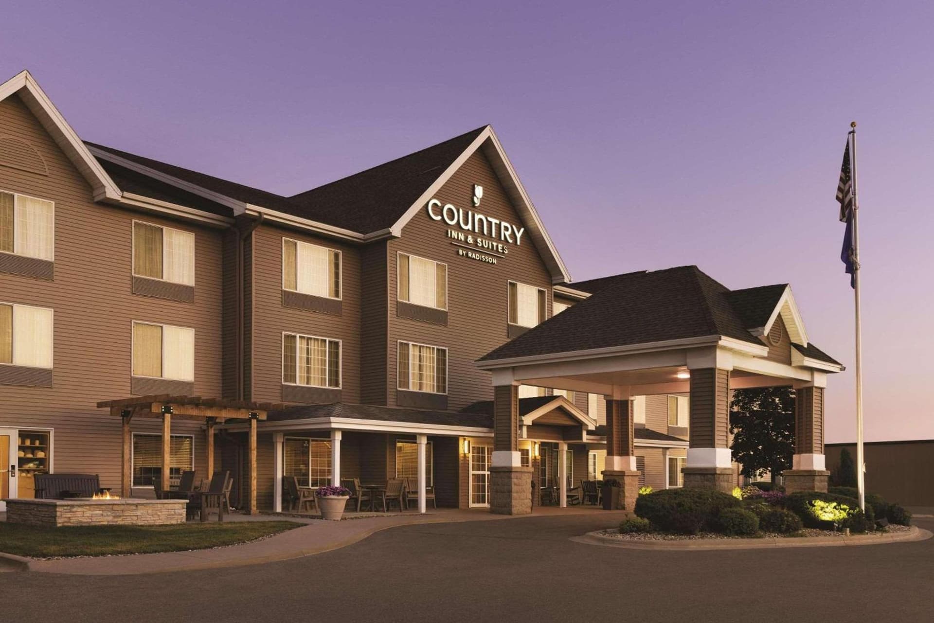 Country Inn & Suites by Radisson, Albert Lea - Austin interior in Albert Lea, MN — gallery photo 2