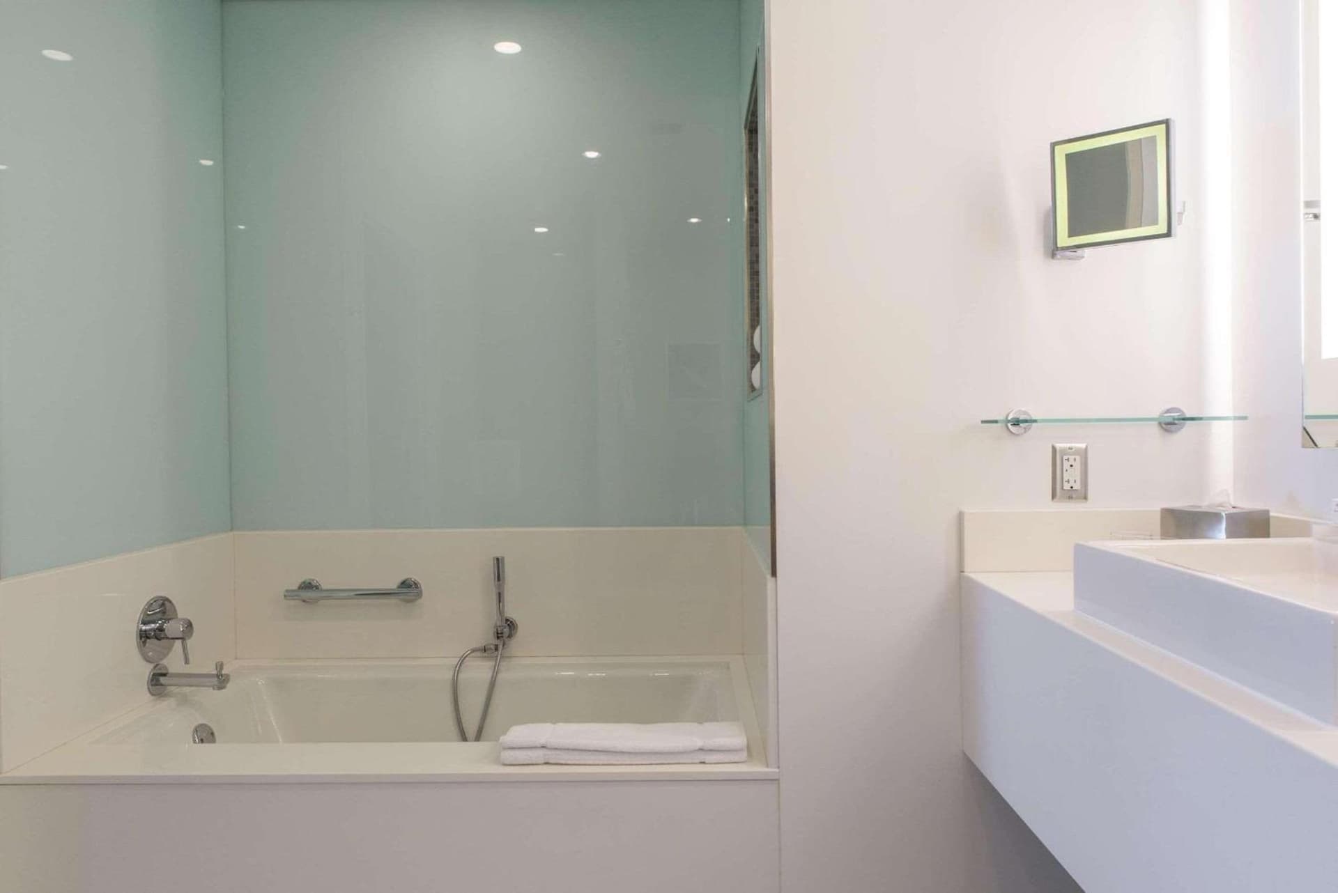 Radisson Blu Mall of America gallery photo in Bloomington, MN — image 121