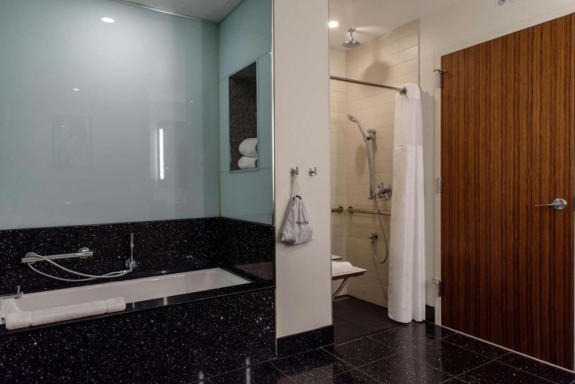 Radisson Blu Mall of America gallery photo in Bloomington, MN — image 101