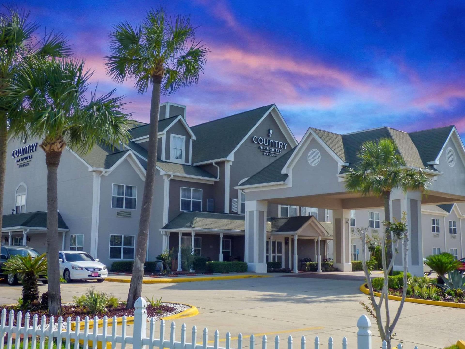 Country Inn & Suites by Radisson, Biloxi-Ocean Springs, MS featured exterior or lobby in Ocean Springs, MS — similar hotel
