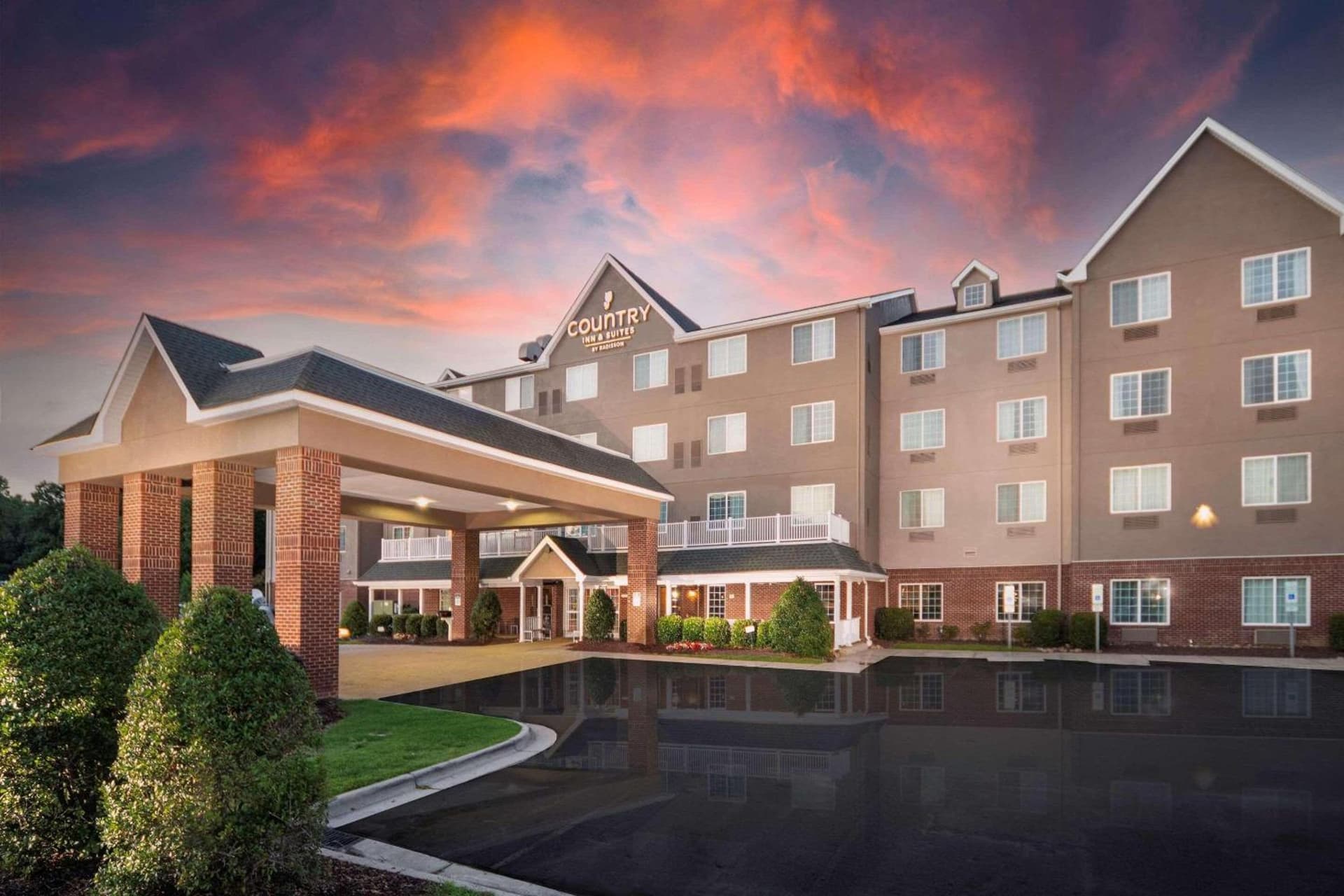 Country Inn & Suites by Radisson, Rocky Mount, NC interior in Rocky Mount, NC — gallery photo 2