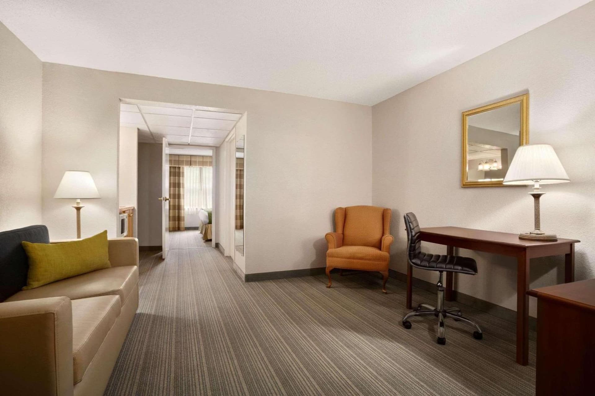 Country Inn & Suites by Radisson, Charlotte University Place, NC gallery photo in Charlotte, NC — image 7