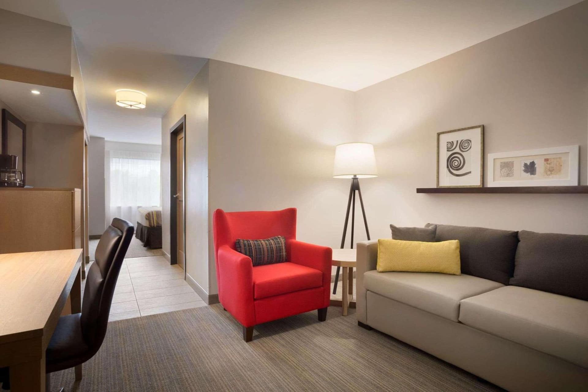 Country Inn & Suites by Radisson Asheville River Arts District gallery photo in Asheville, NC — image 23
