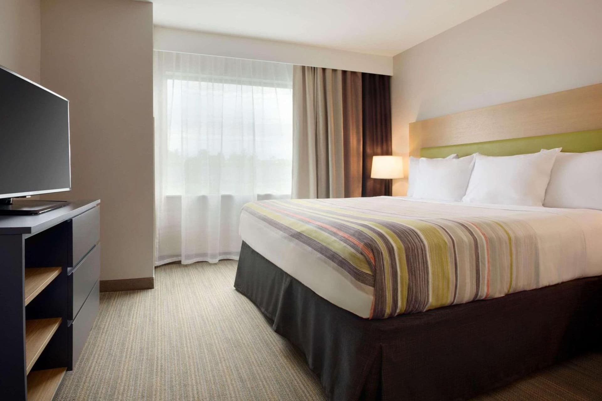 Country Inn & Suites by Radisson Asheville River Arts District gallery photo in Asheville, NC — image 19