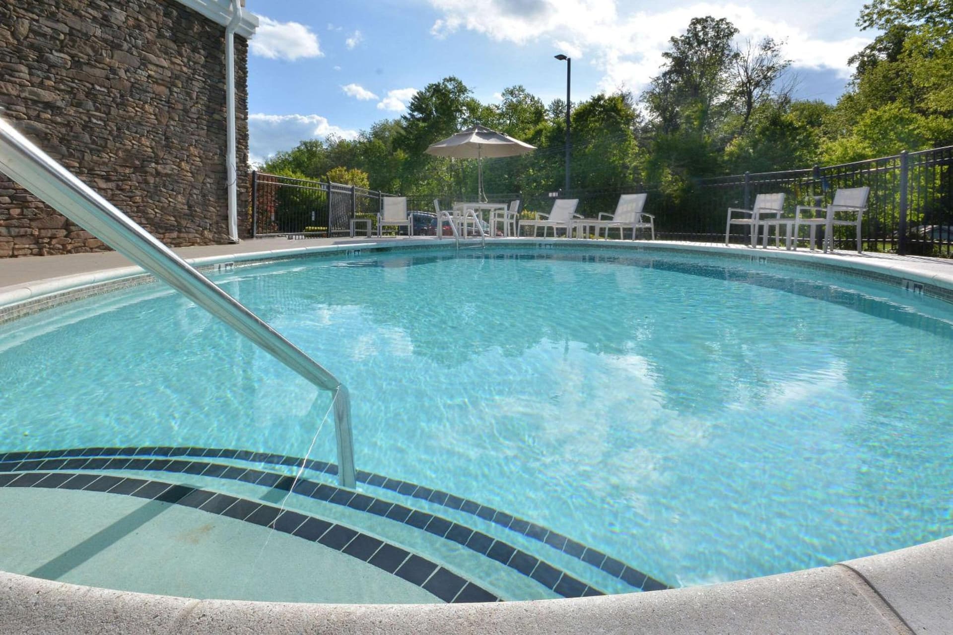 Country Inn & Suites by Radisson, Asheville West near Biltmore gallery photo in Asheville, NC — image 13