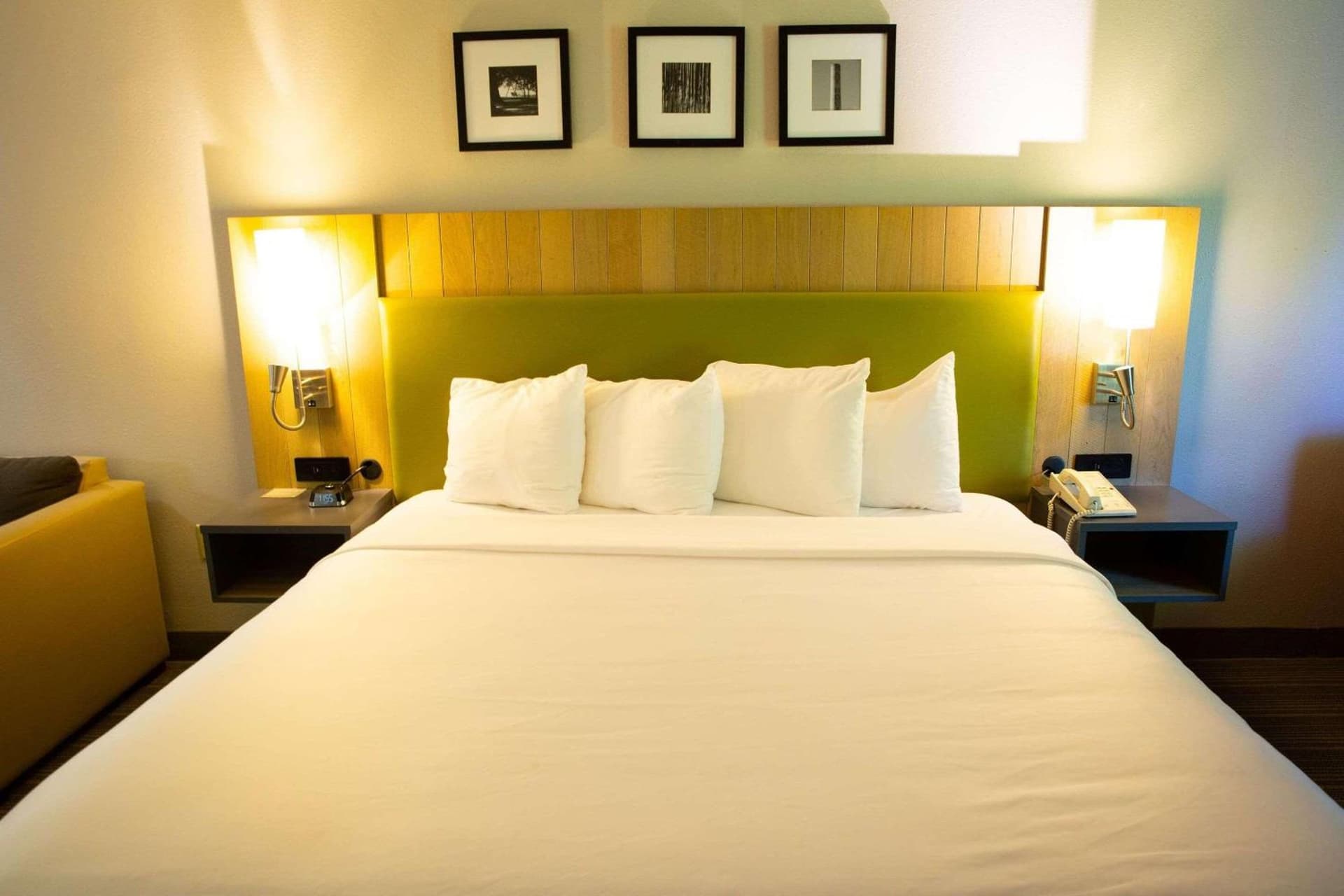 Country Inn & Suites by Radisson, Burlington Elon , NC gallery photo in Burlington, NC — image 12