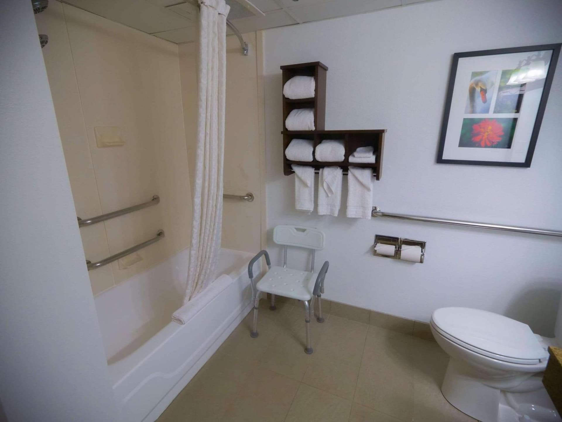 Country Inn & Suites by Radisson, Burlington Elon , NC gallery photo in Burlington, NC — image 9