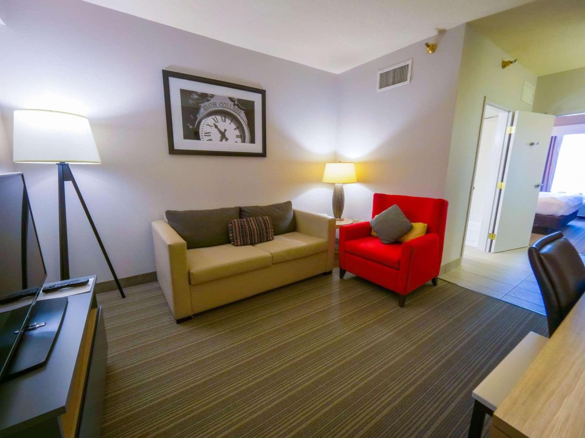 Country Inn & Suites by Radisson, Burlington Elon , NC gallery photo in Burlington, NC — image 32