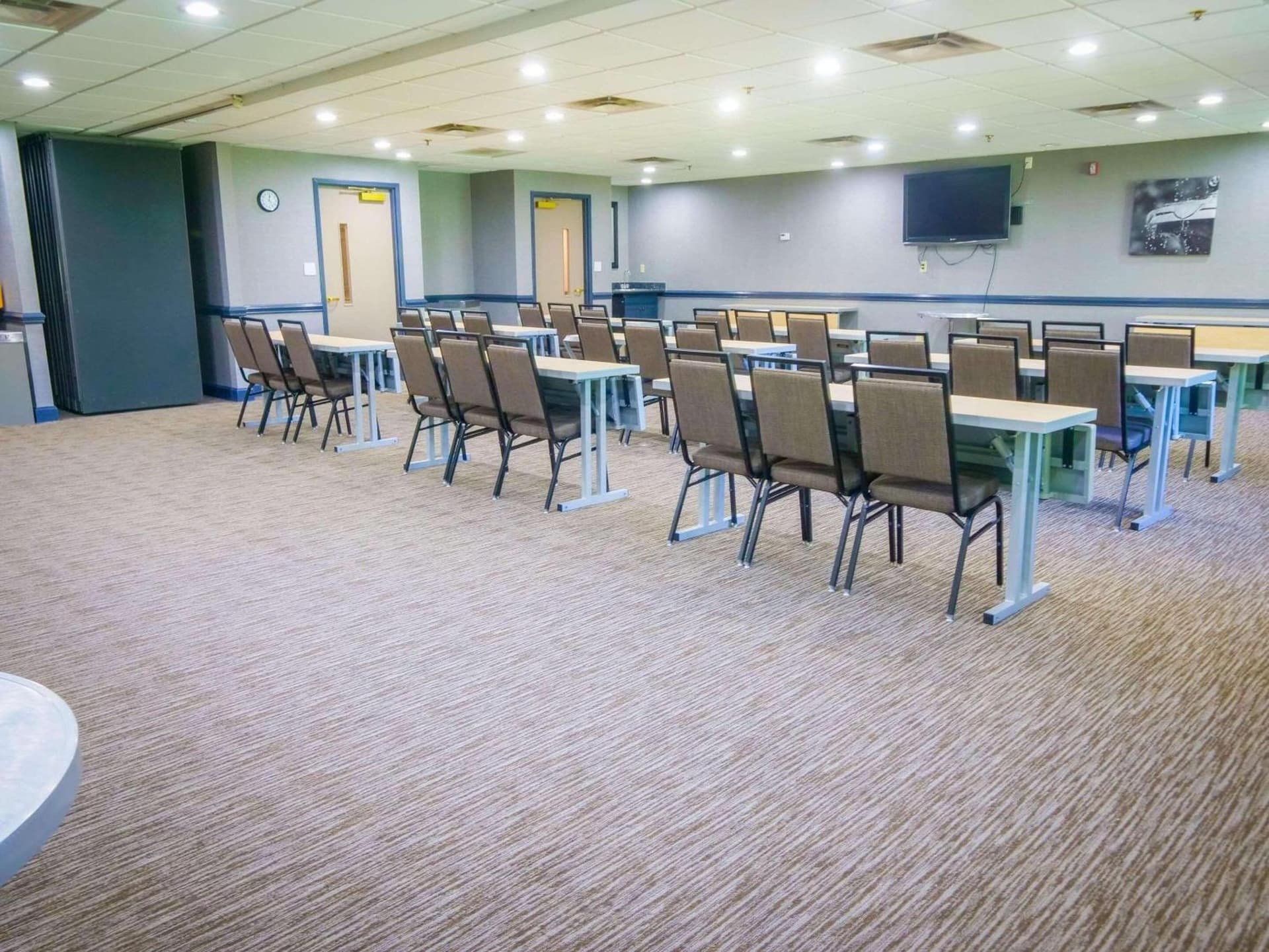 Country Inn & Suites by Radisson, Burlington Elon , NC gallery photo in Burlington, NC — image 16