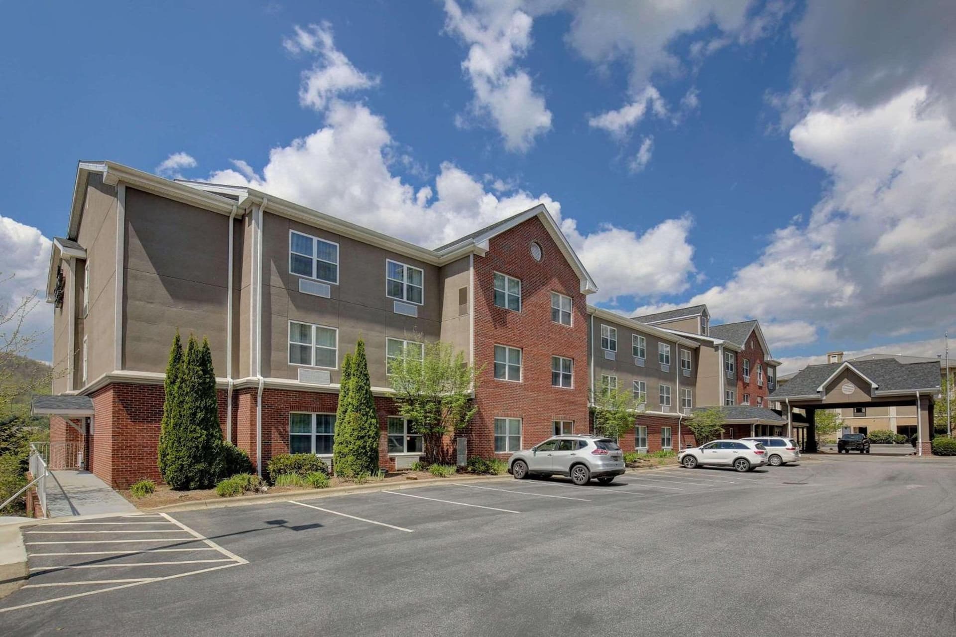 Country Inn & Suites by Radisson, Boone, NC featured exterior or lobby in Boone, NC — similar hotel